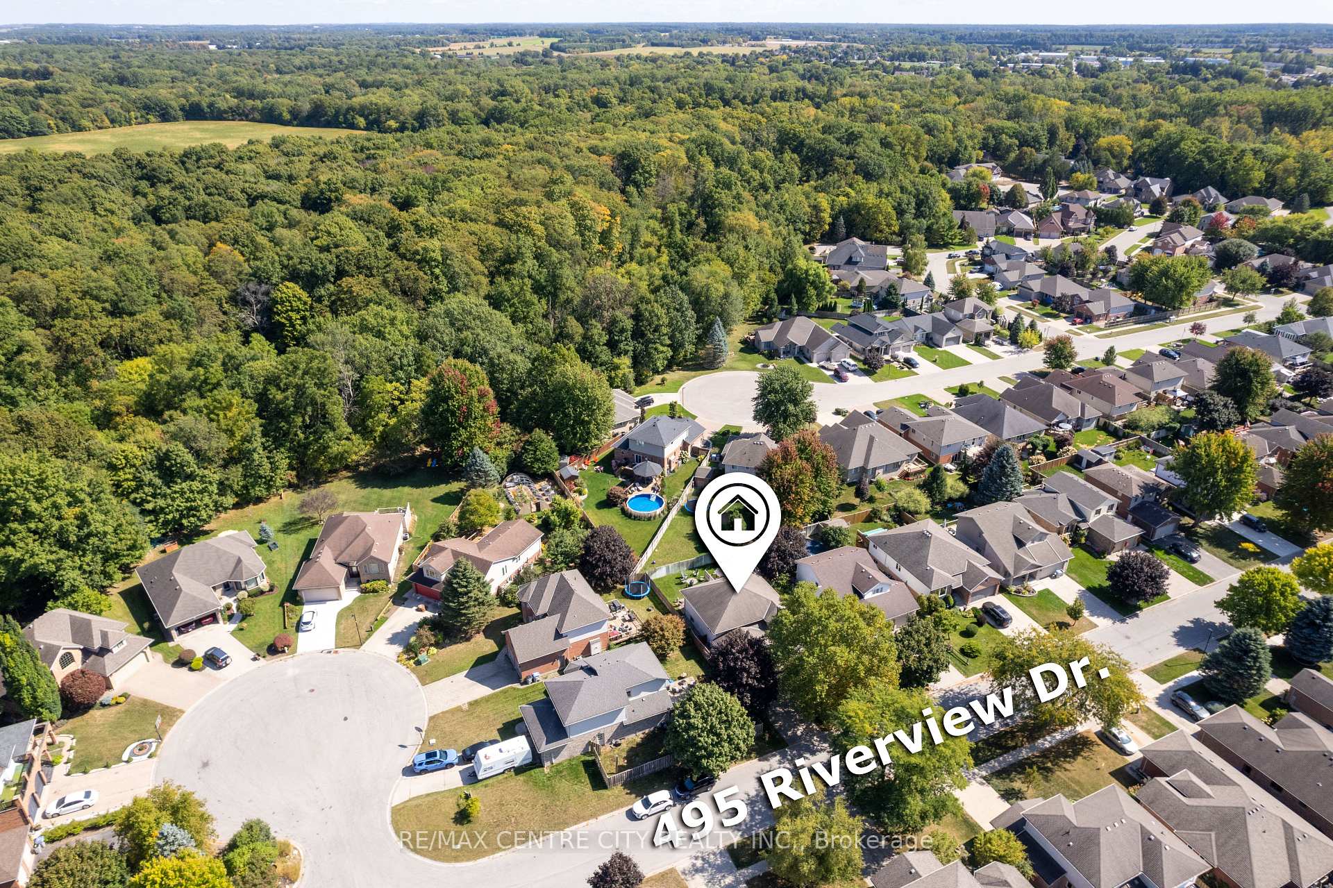 Photo 4 of 495 Riverview Drive, Strathroy-Caradoc, NE — HOMEH