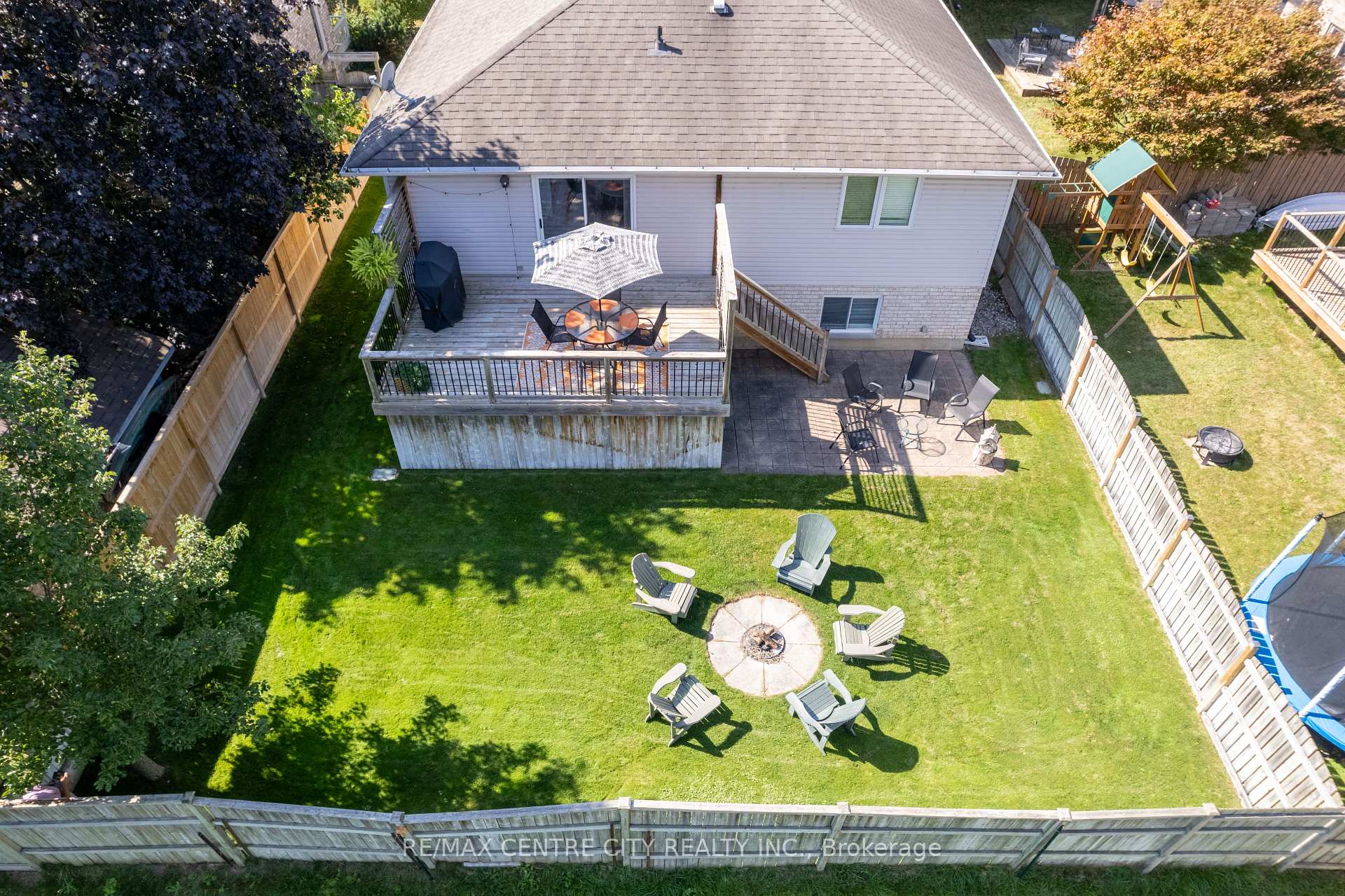 Photo 6 of 495 Riverview Drive, Strathroy-Caradoc, NE — HOMEH