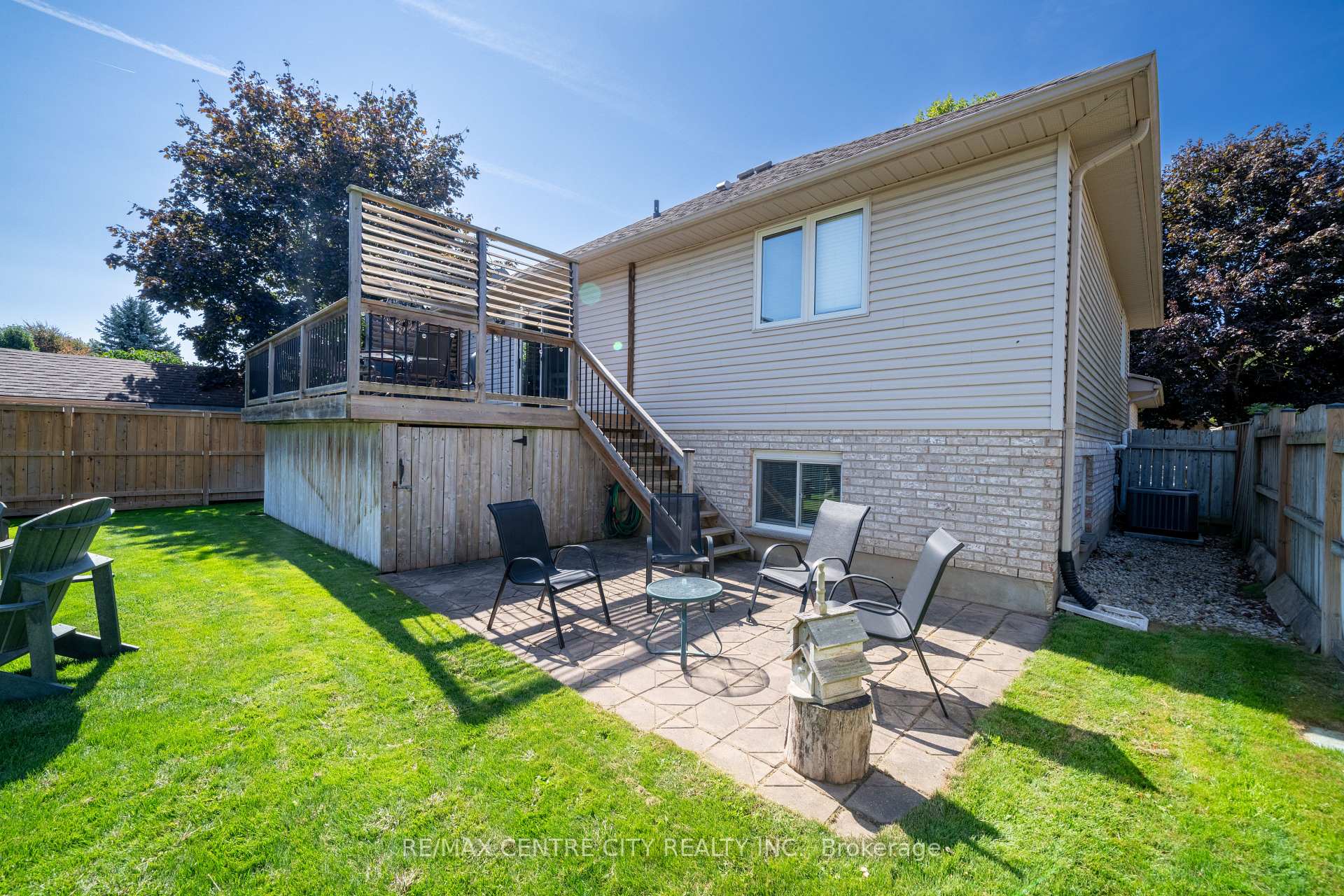 Photo 9 of 495 Riverview Drive, Strathroy-Caradoc, NE — HOMEH
