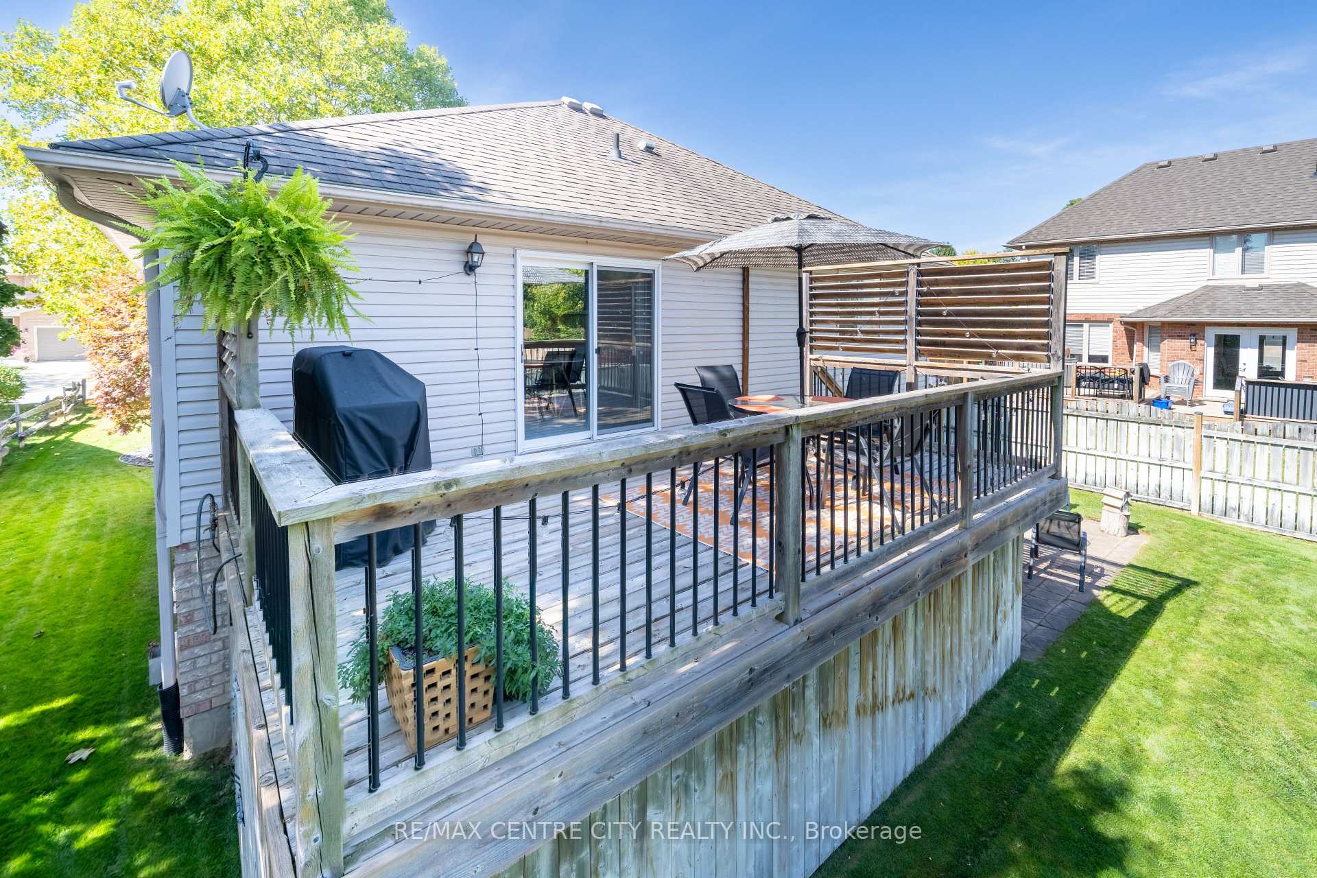Photo 11 of 495 Riverview Drive, Strathroy-Caradoc, NE — HOMEH
