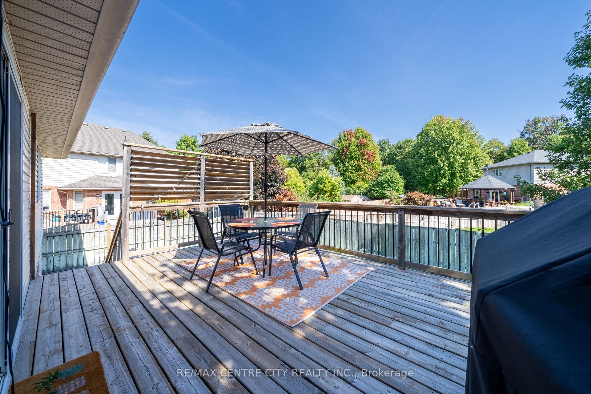 Photo 12 of 495 Riverview Drive, Strathroy-Caradoc, NE — HOMEH