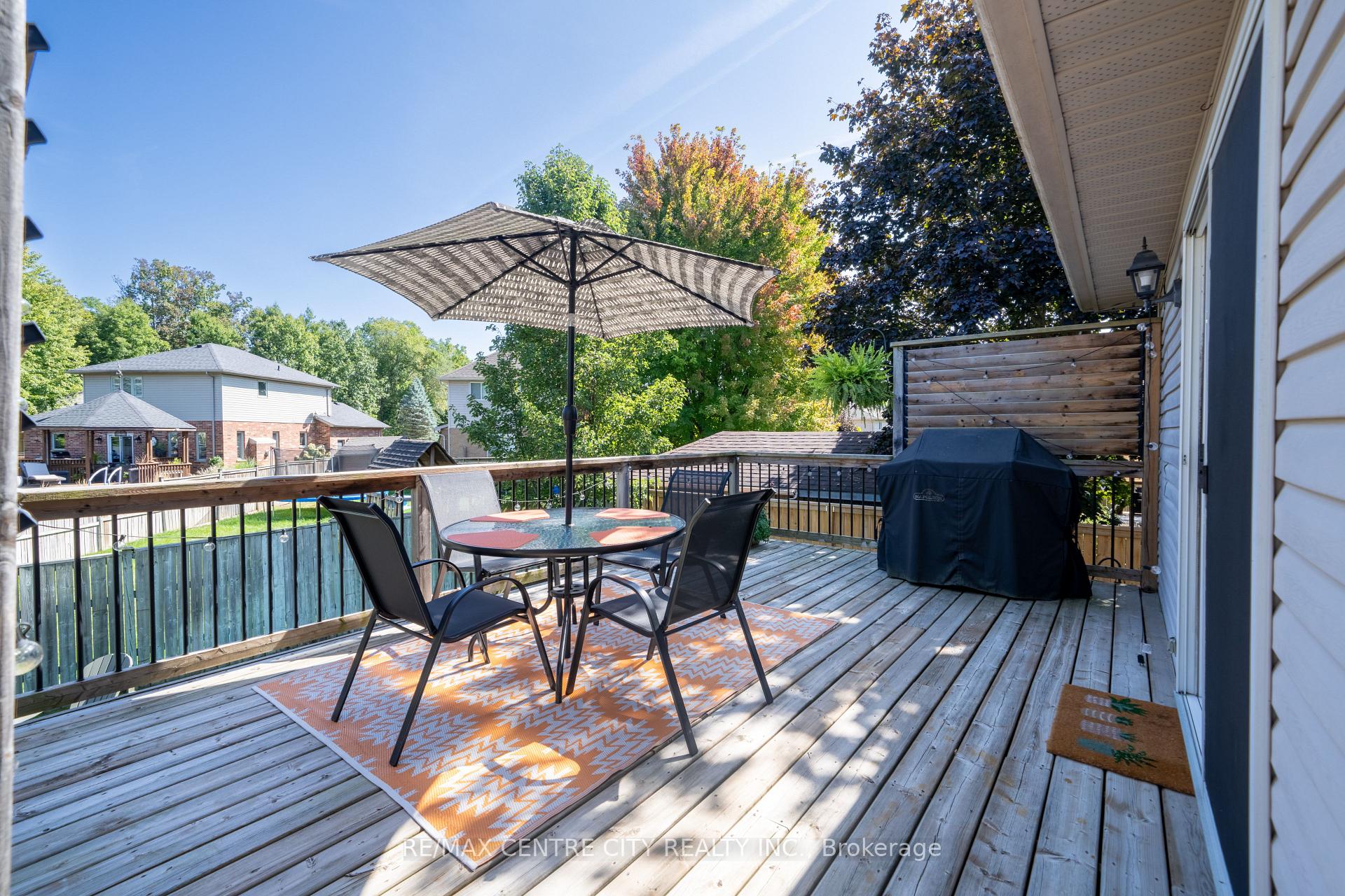 Photo 13 of 495 Riverview Drive, Strathroy-Caradoc, NE — HOMEH