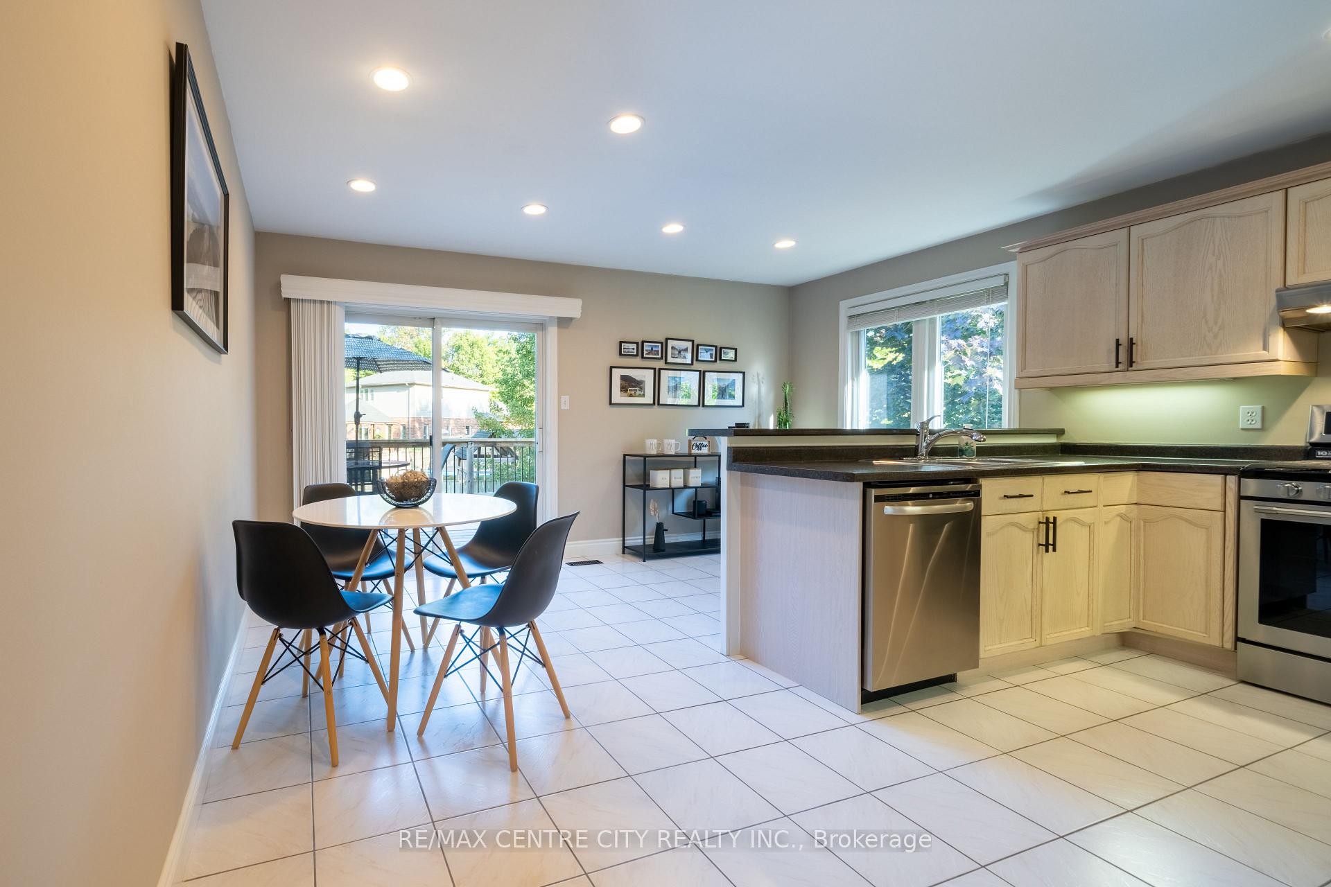 Photo 19 of 495 Riverview Drive, Strathroy-Caradoc, NE — HOMEH