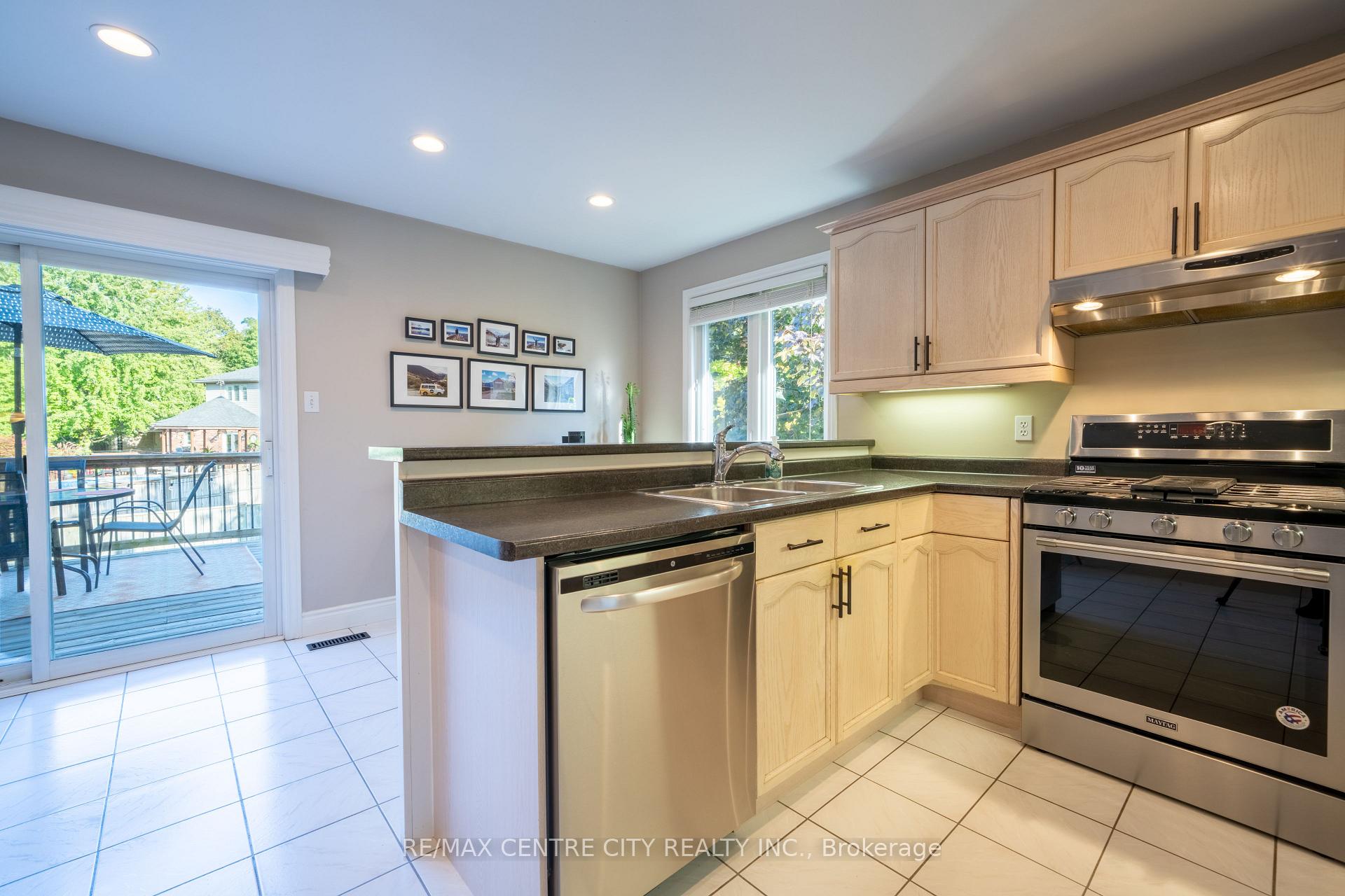 Photo 21 of 495 Riverview Drive, Strathroy-Caradoc, NE — HOMEH