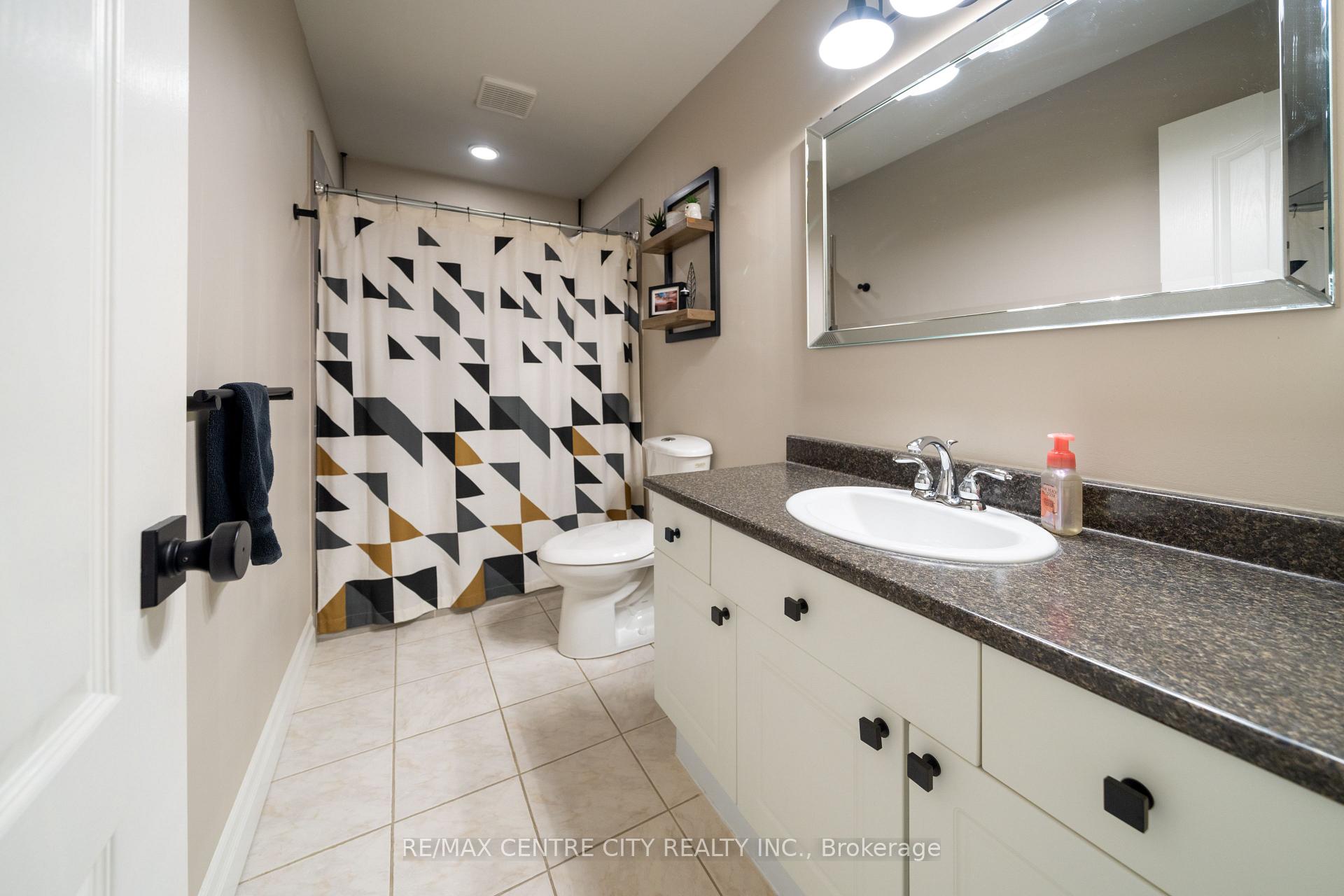 Photo 38 of 495 Riverview Drive, Strathroy-Caradoc, NE — HOMEH
