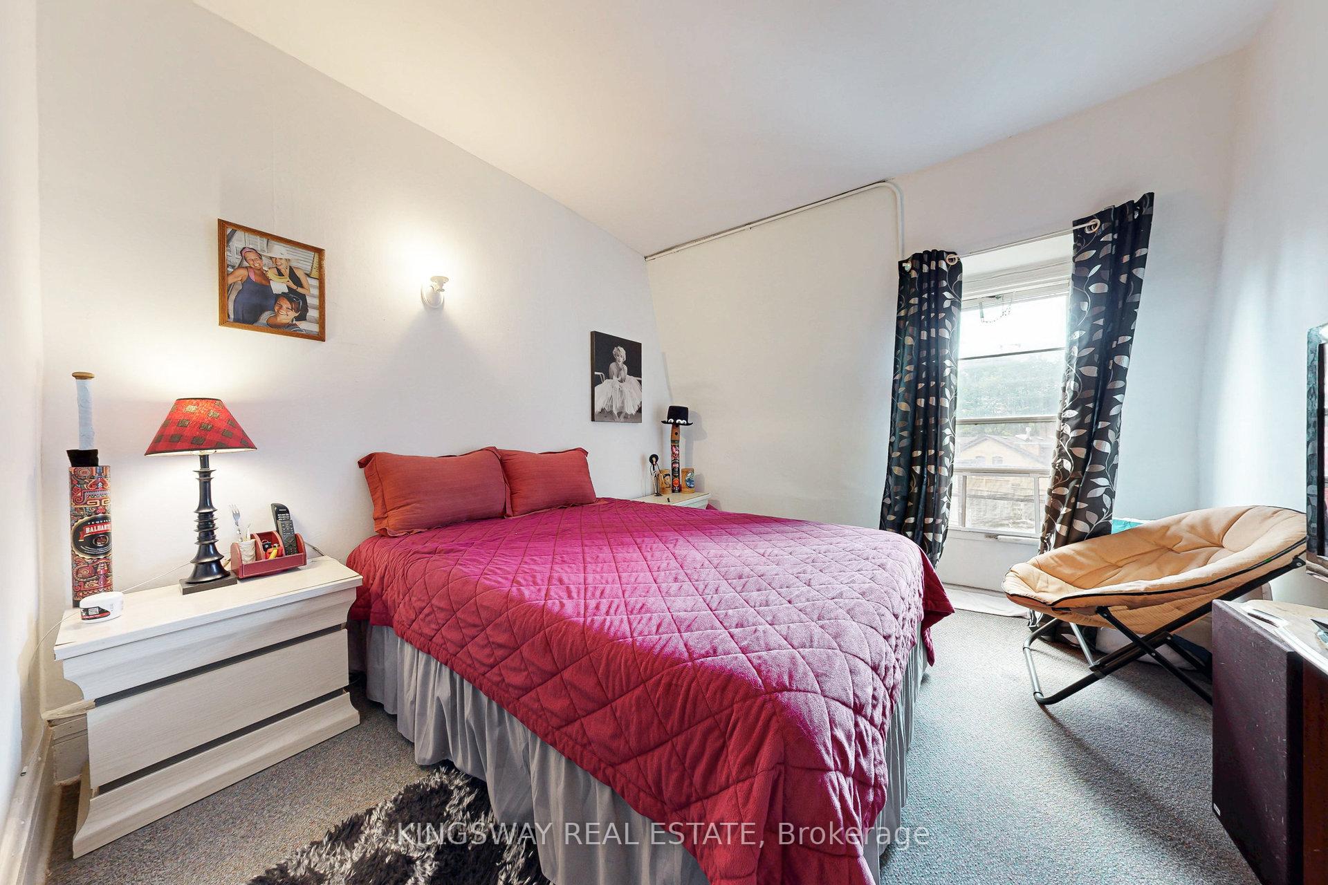 Photo 11 of 237 Dundas Street E, Toronto, Moss Park — HOMEH