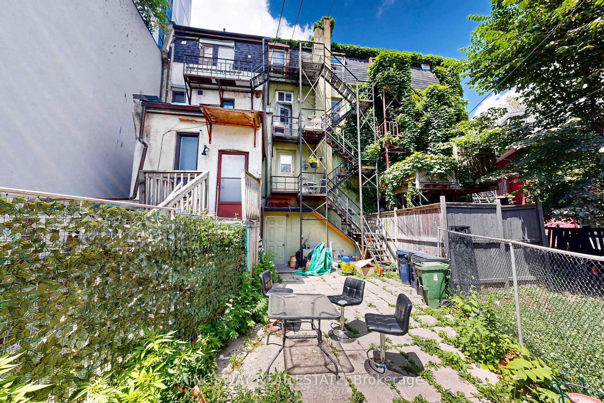 Photo 14 of 237 Dundas Street E, Toronto, Moss Park — HOMEH