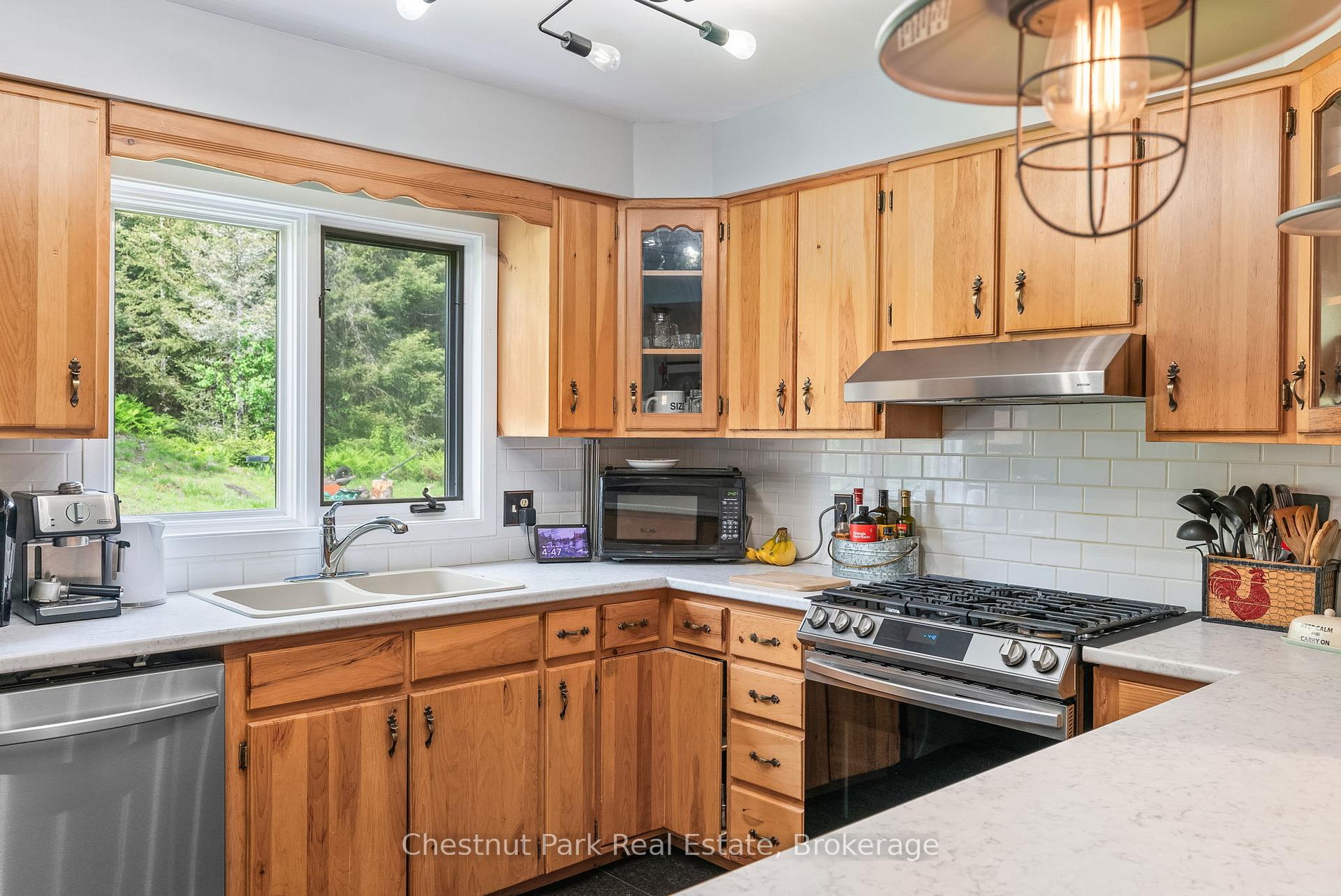 Photo 16 of 156 Lakeshore Road, Strong — HOMEH