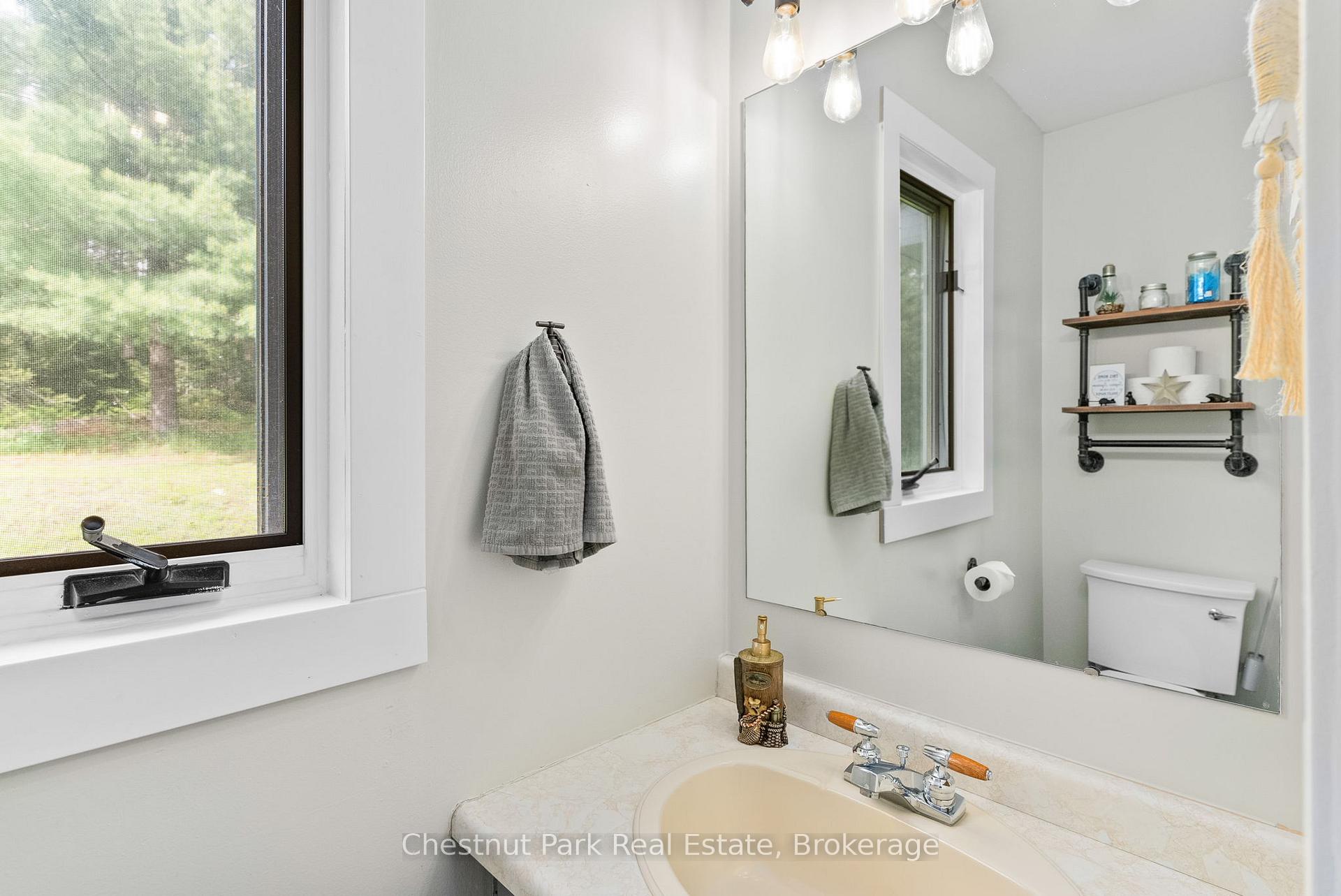 Photo 20 of 156 Lakeshore Road, Strong — HOMEH