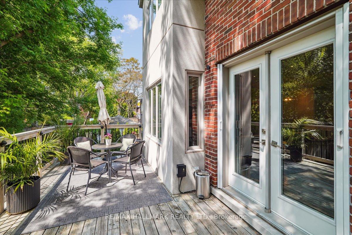Photo 15 of 135 Glenvale Boulevard, Toronto, Leaside — HOMEH
