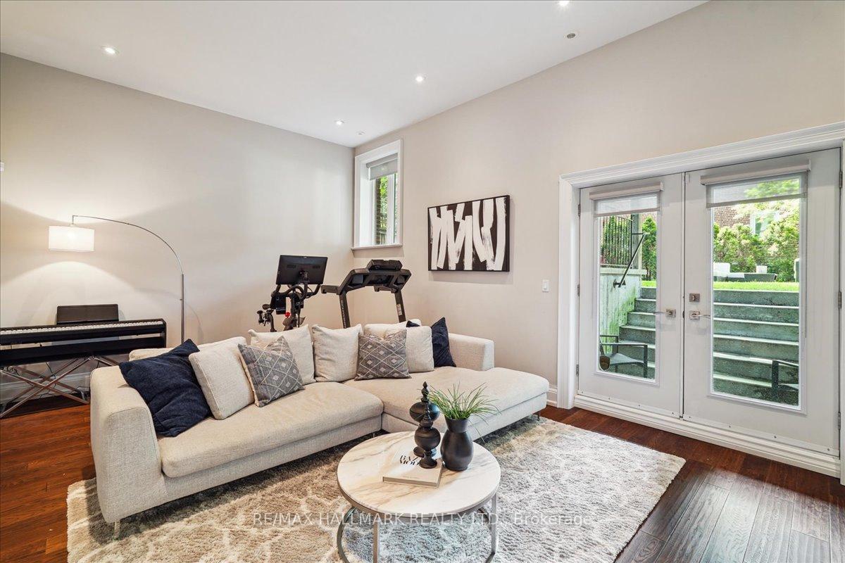 Photo 31 of 135 Glenvale Boulevard, Toronto, Leaside — HOMEH