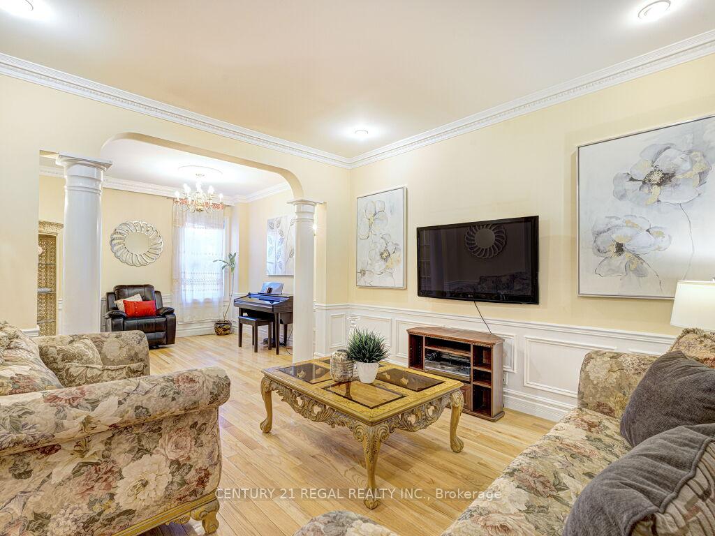 Photo 6 of 11 Midburn Avenue, Toronto, Crescent Town — HOMEH