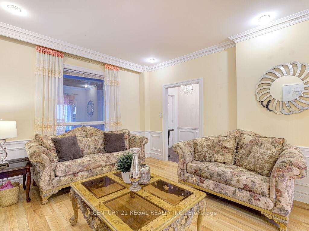 Photo 7 of 11 Midburn Avenue, Toronto, Crescent Town — HOMEH