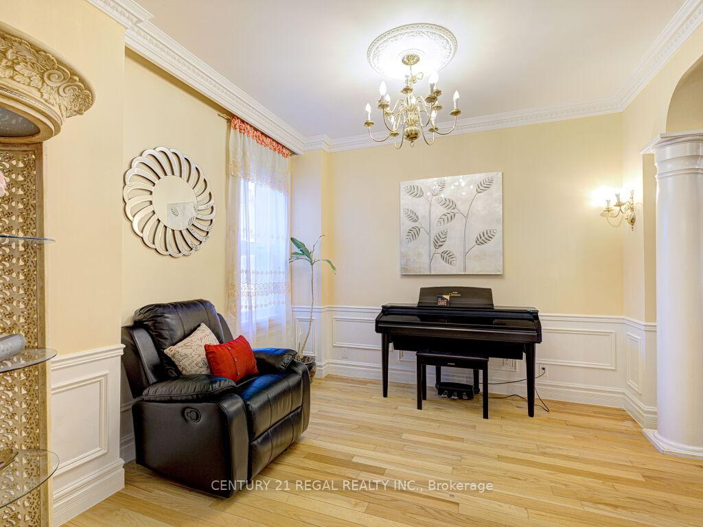 Photo 11 of 11 Midburn Avenue, Toronto, Crescent Town — HOMEH