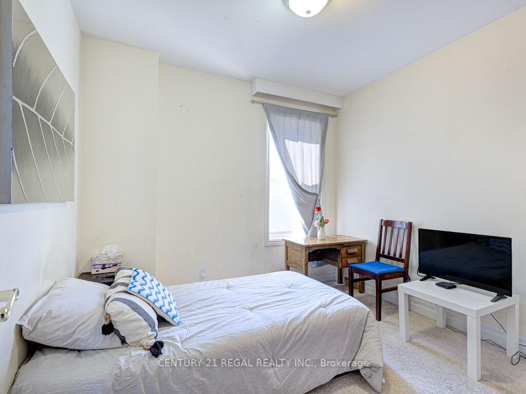 Photo 23 of 11 Midburn Avenue, Toronto, Crescent Town — HOMEH