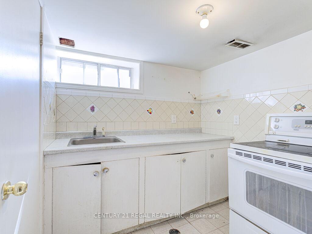 Photo 29 of 11 Midburn Avenue, Toronto, Crescent Town — HOMEH