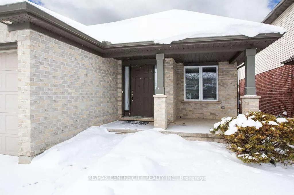 Photo 3 of 12 Peach Tree Boulevard, St. Thomas — HOMEH