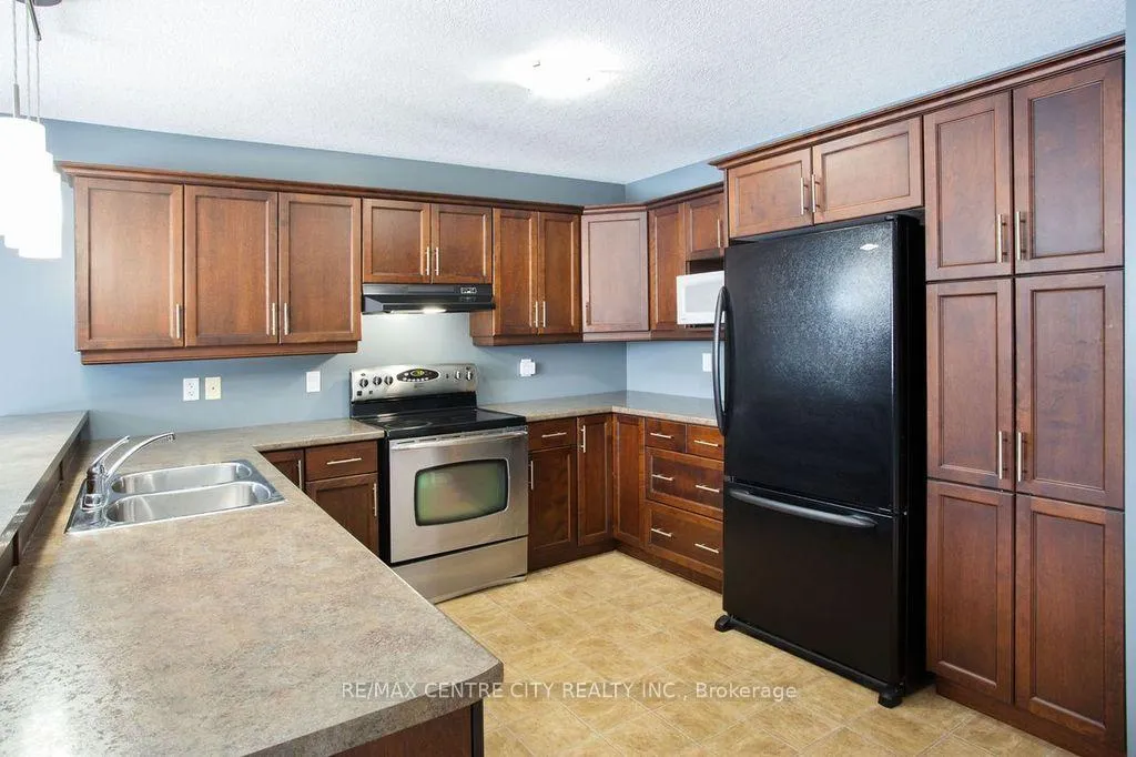 Photo 10 of 12 Peach Tree Boulevard, St. Thomas — HOMEH