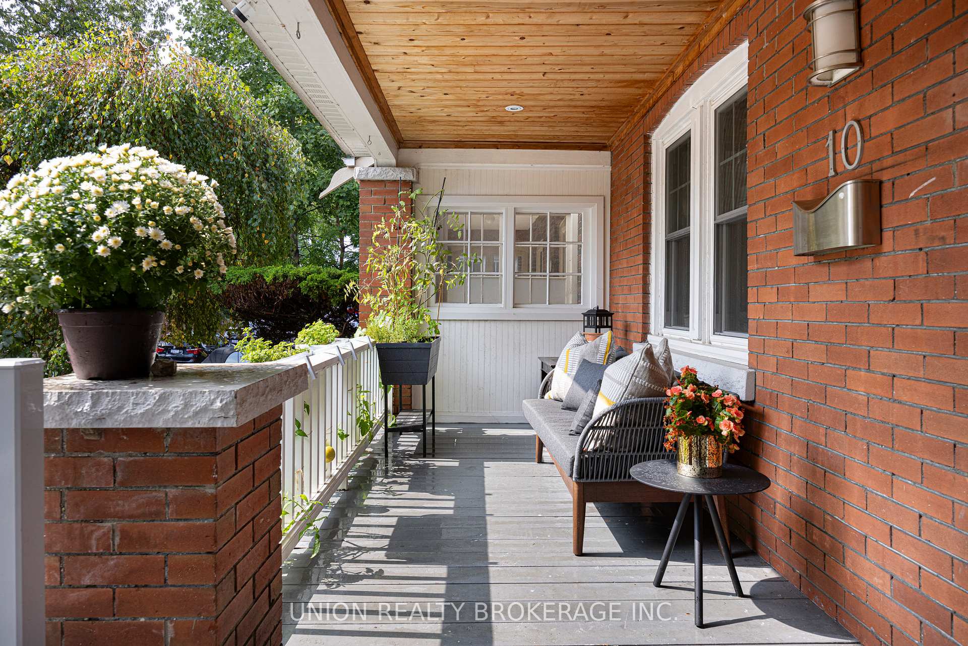 Photo 3 of 10 Selwood Avenue, Toronto, The Beaches — HOMEH