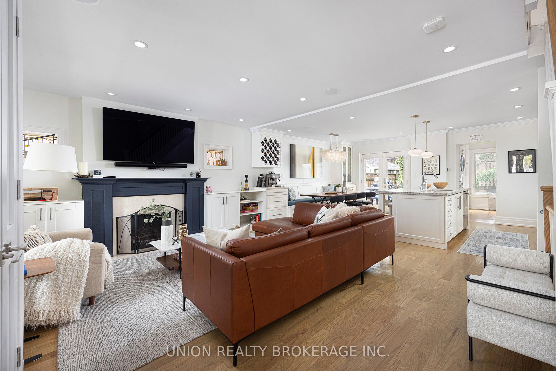 Photo 5 of 10 Selwood Avenue, Toronto, The Beaches — HOMEH