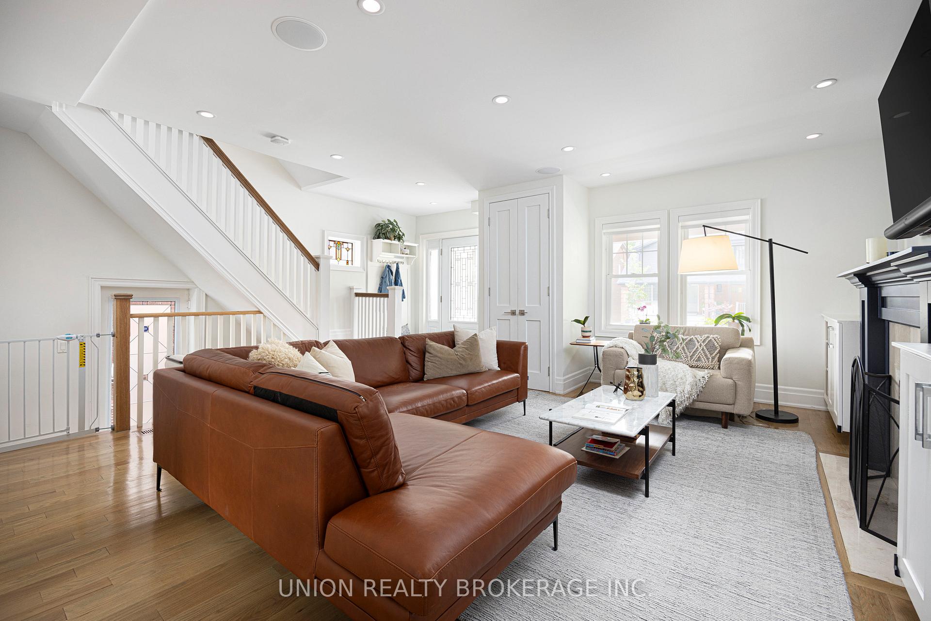 Photo 8 of 10 Selwood Avenue, Toronto, The Beaches — HOMEH