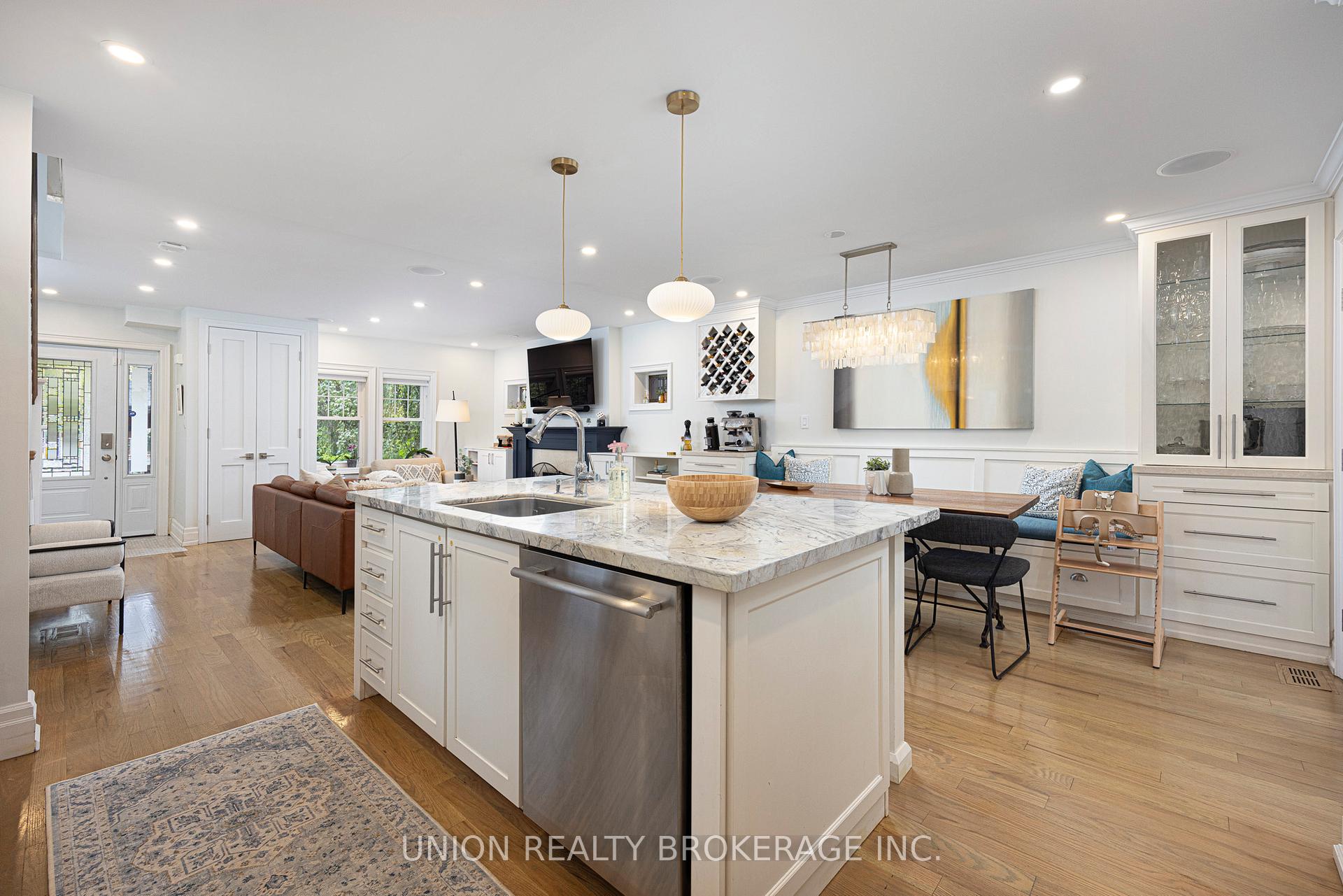 Photo 12 of 10 Selwood Avenue, Toronto, The Beaches — HOMEH
