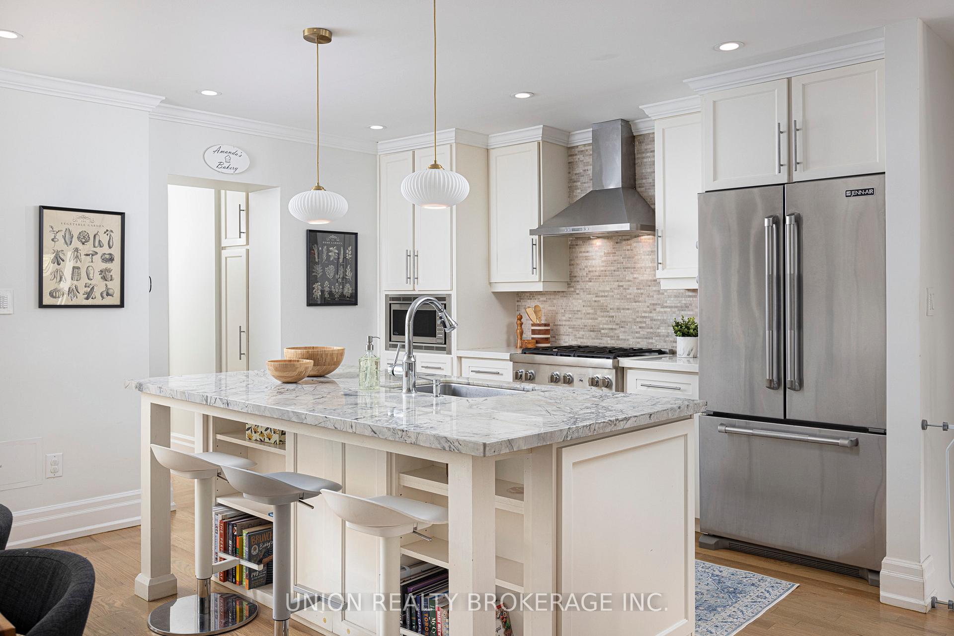 Photo 13 of 10 Selwood Avenue, Toronto, The Beaches — HOMEH
