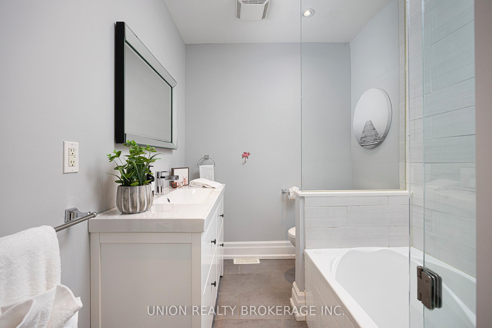 Photo 27 of 10 Selwood Avenue, Toronto, The Beaches — HOMEH