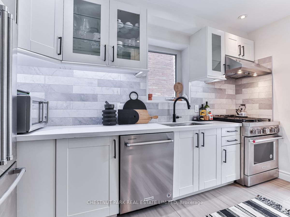 Photo 13 of 54 Standish Avenue, Toronto, Rosedale-Moore Park — HOMEH