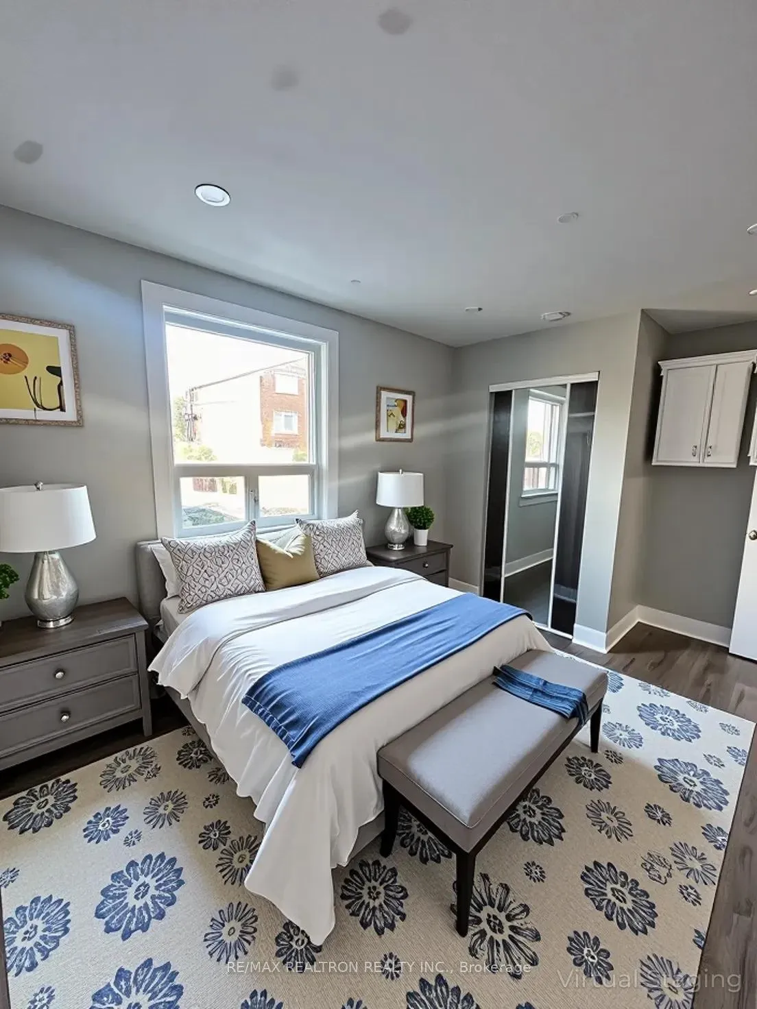 Photo 2 of Unit 201, 312 Douglas Avenue, Toronto, Bedford Park-Nortown — HOMEH