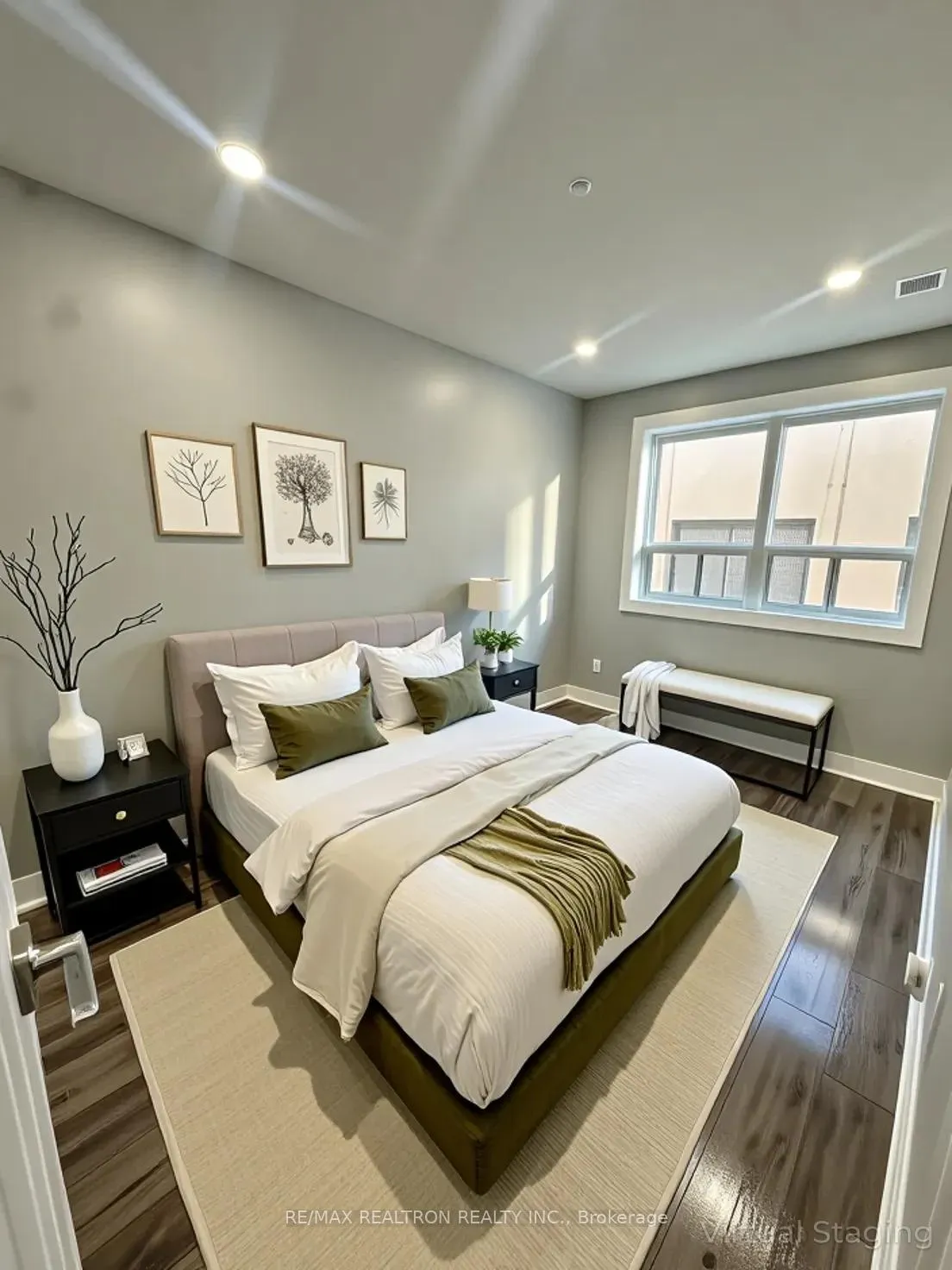 Photo 3 of Unit 201, 312 Douglas Avenue, Toronto, Bedford Park-Nortown — HOMEH
