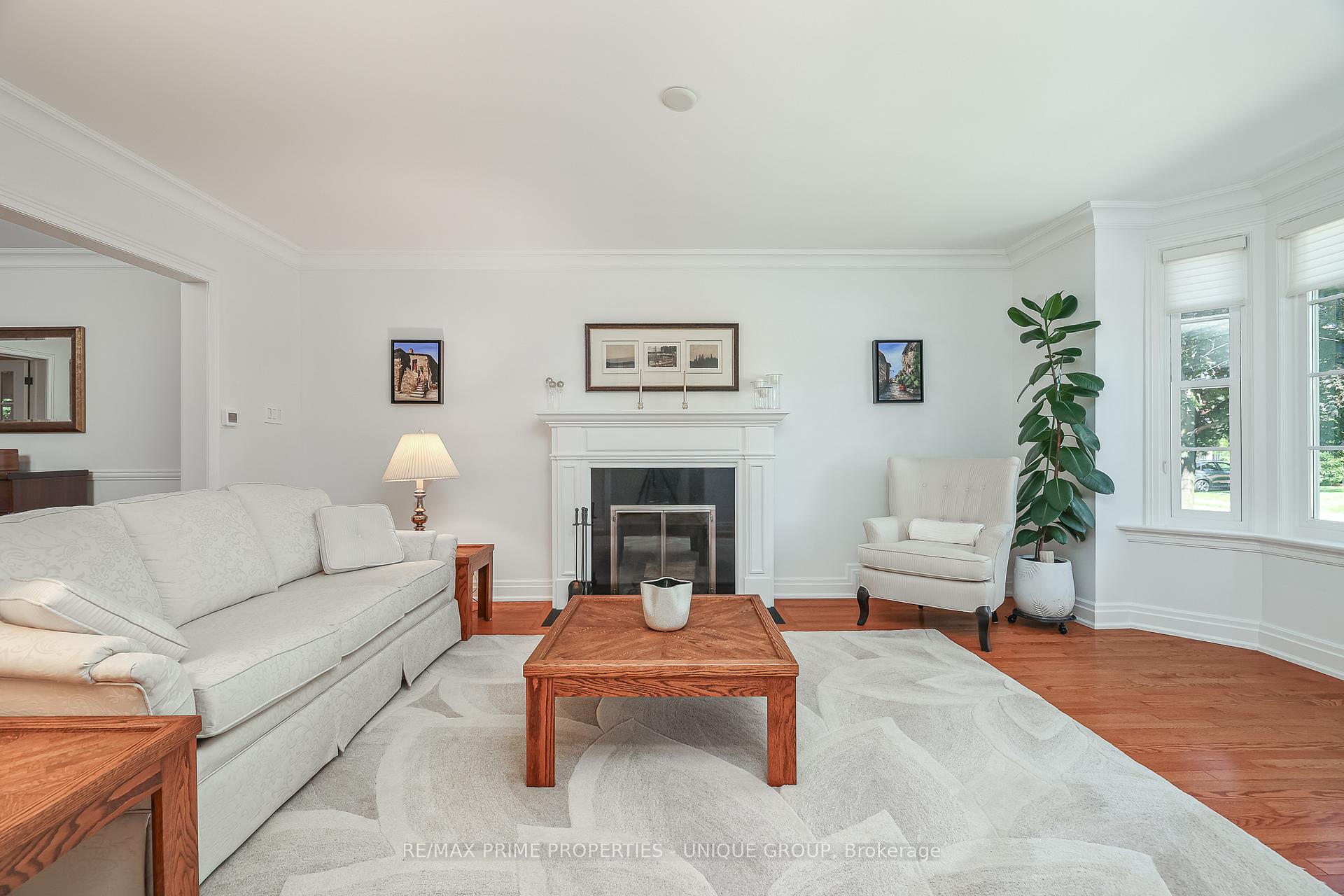 Photo 2 of 4 Tanager Avenue, Toronto, Leaside — HOMEH
