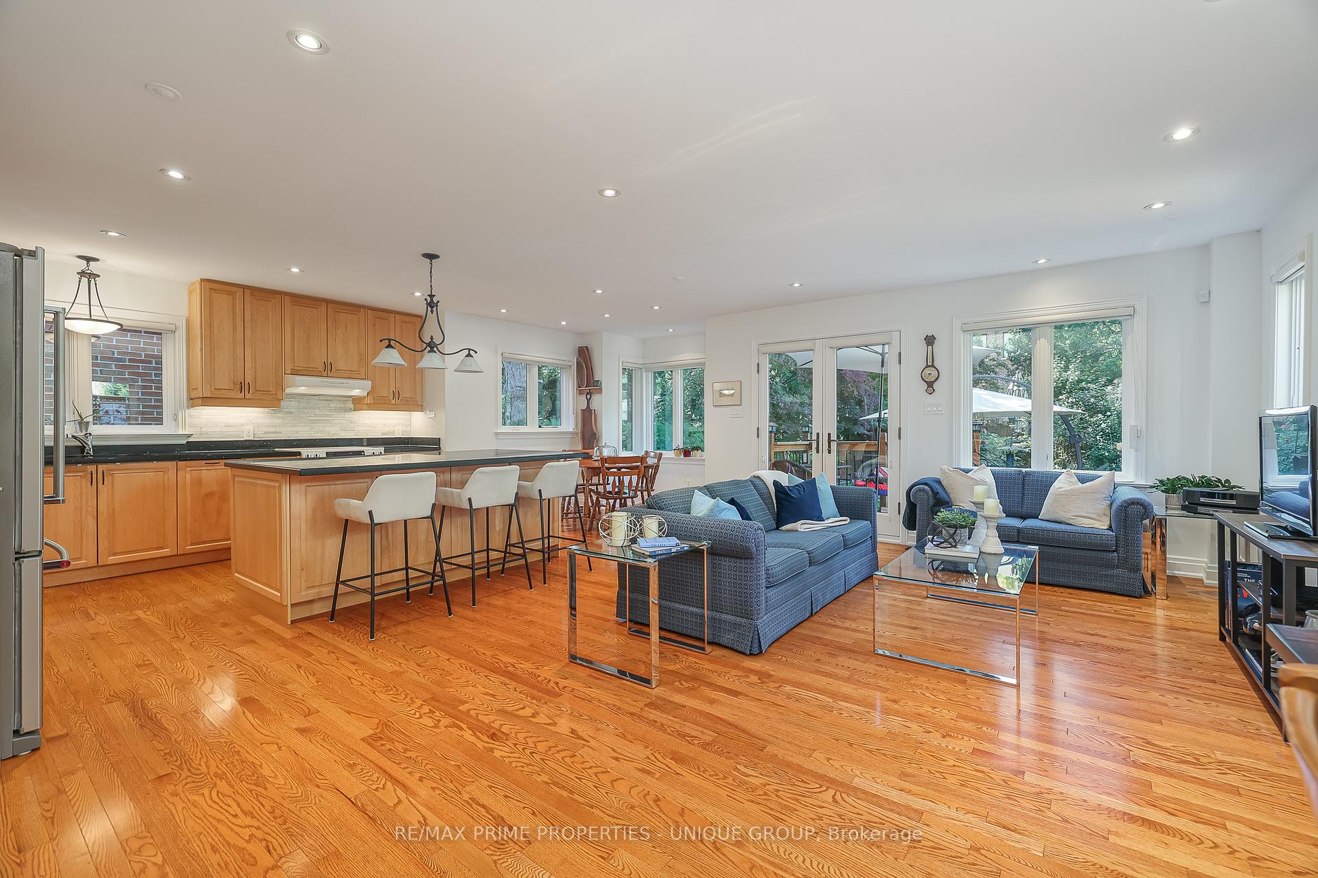 Photo 8 of 4 Tanager Avenue, Toronto, Leaside — HOMEH