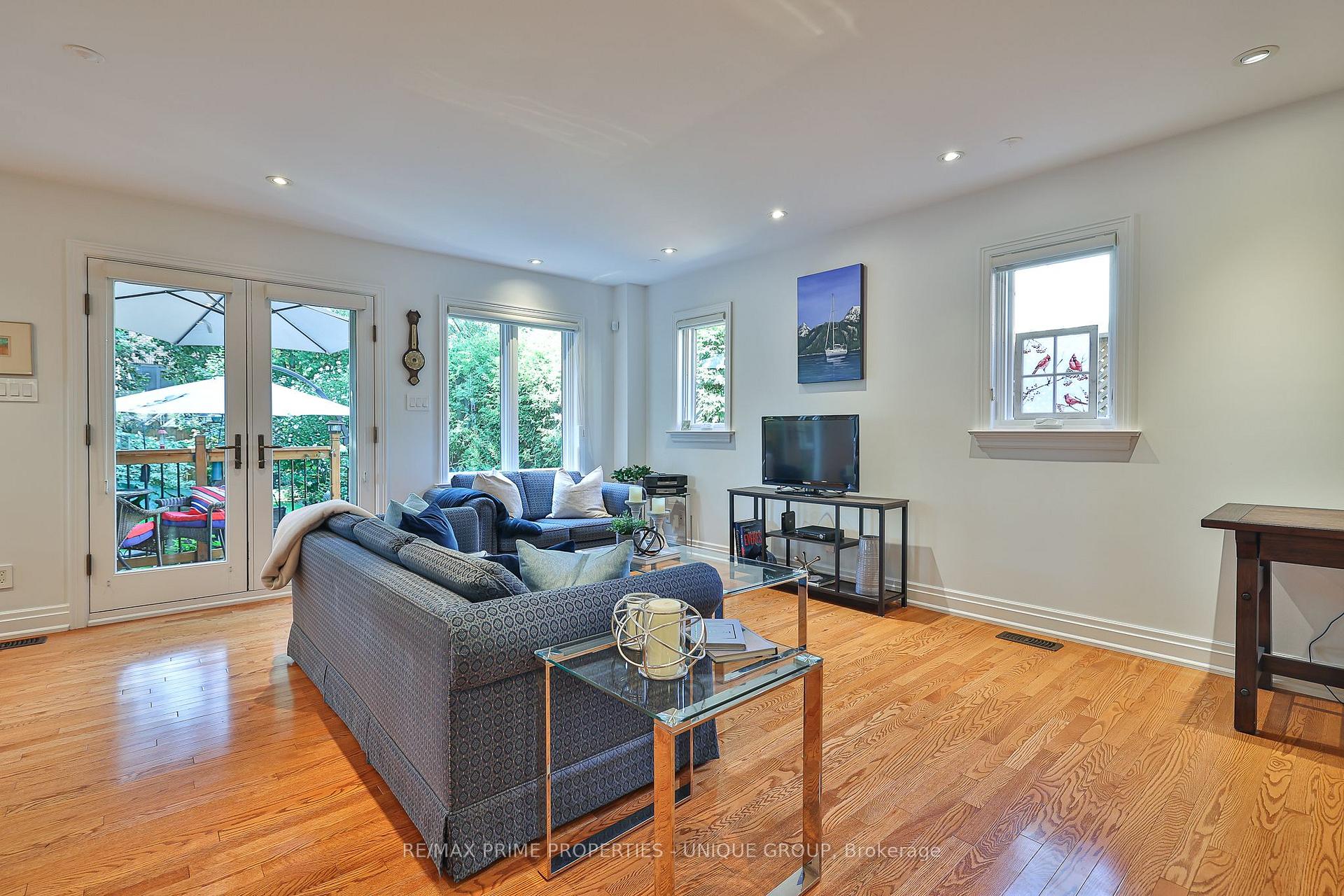 Photo 9 of 4 Tanager Avenue, Toronto, Leaside — HOMEH