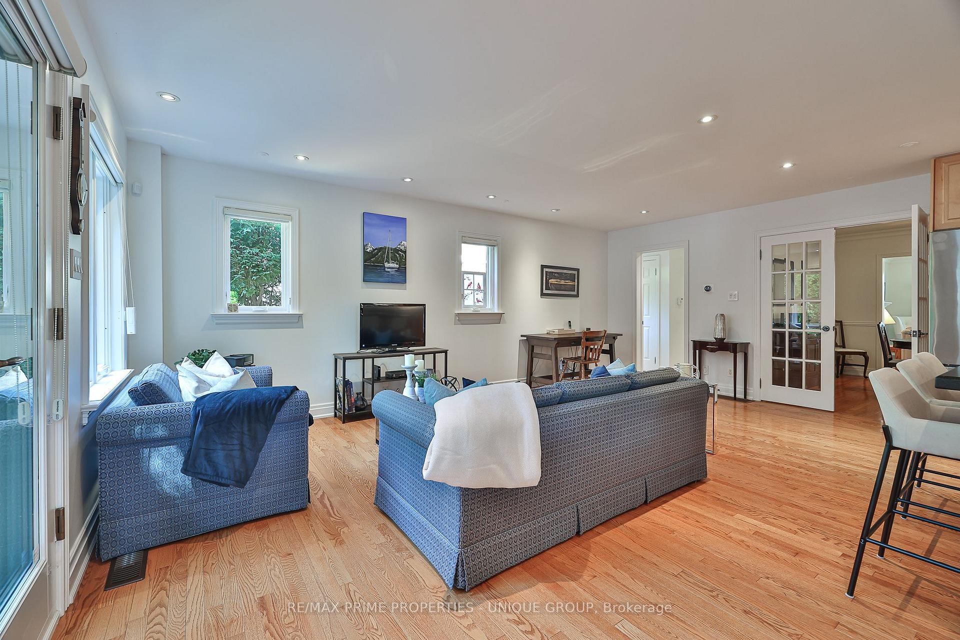 Photo 10 of 4 Tanager Avenue, Toronto, Leaside — HOMEH