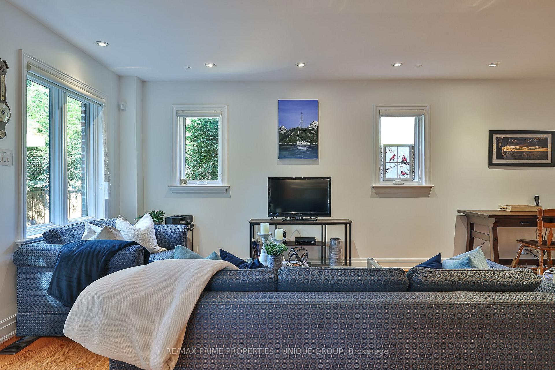 Photo 11 of 4 Tanager Avenue, Toronto, Leaside — HOMEH