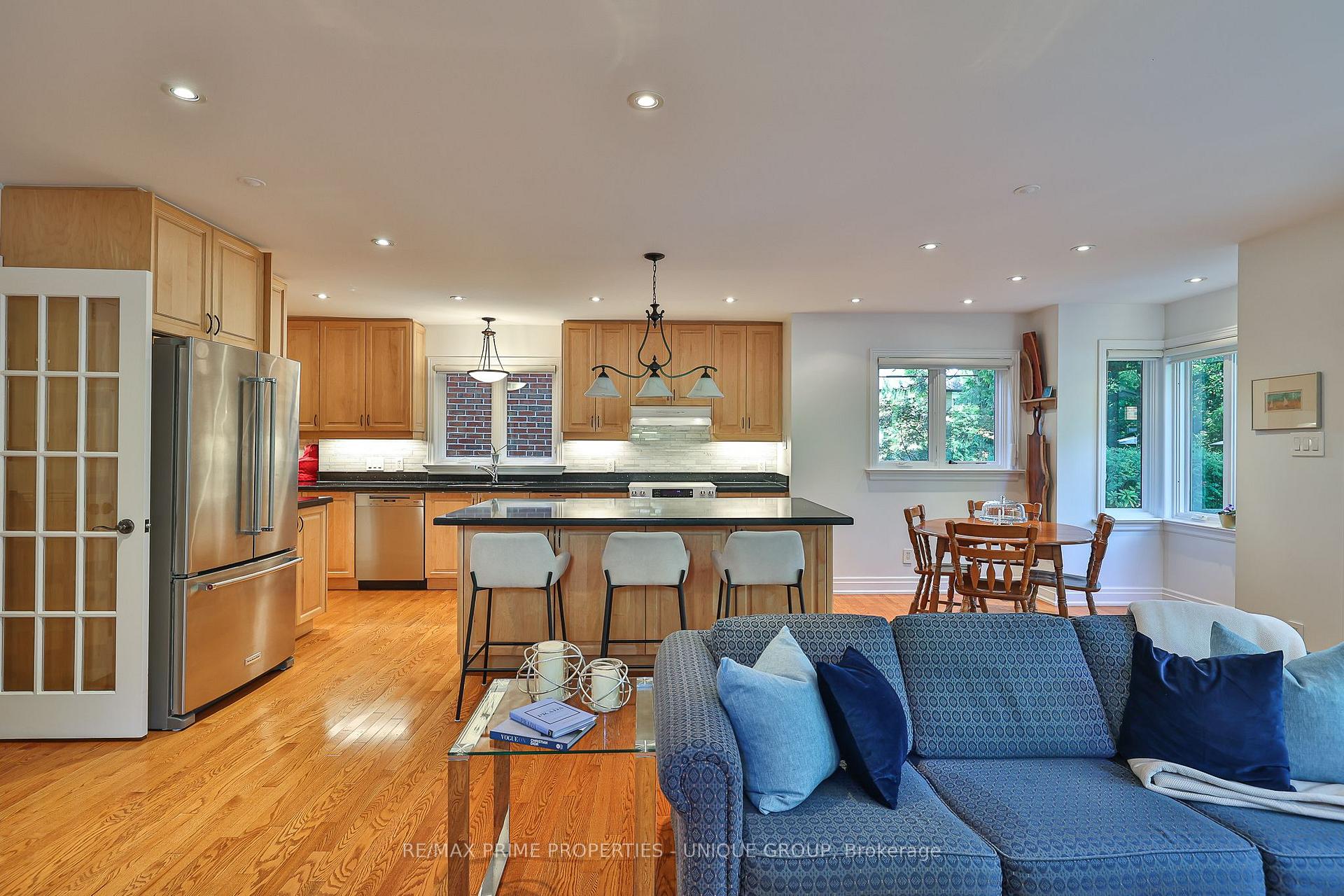 Photo 12 of 4 Tanager Avenue, Toronto, Leaside — HOMEH
