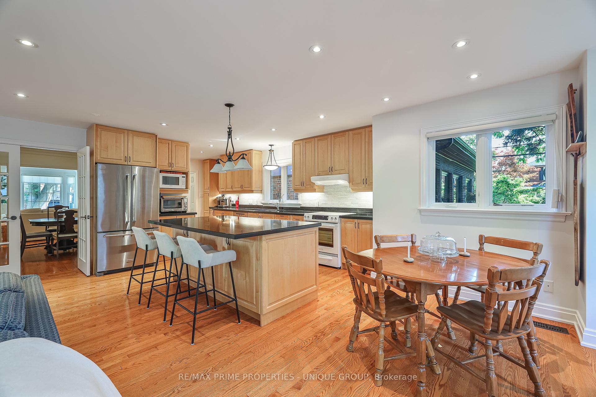 Photo 14 of 4 Tanager Avenue, Toronto, Leaside — HOMEH