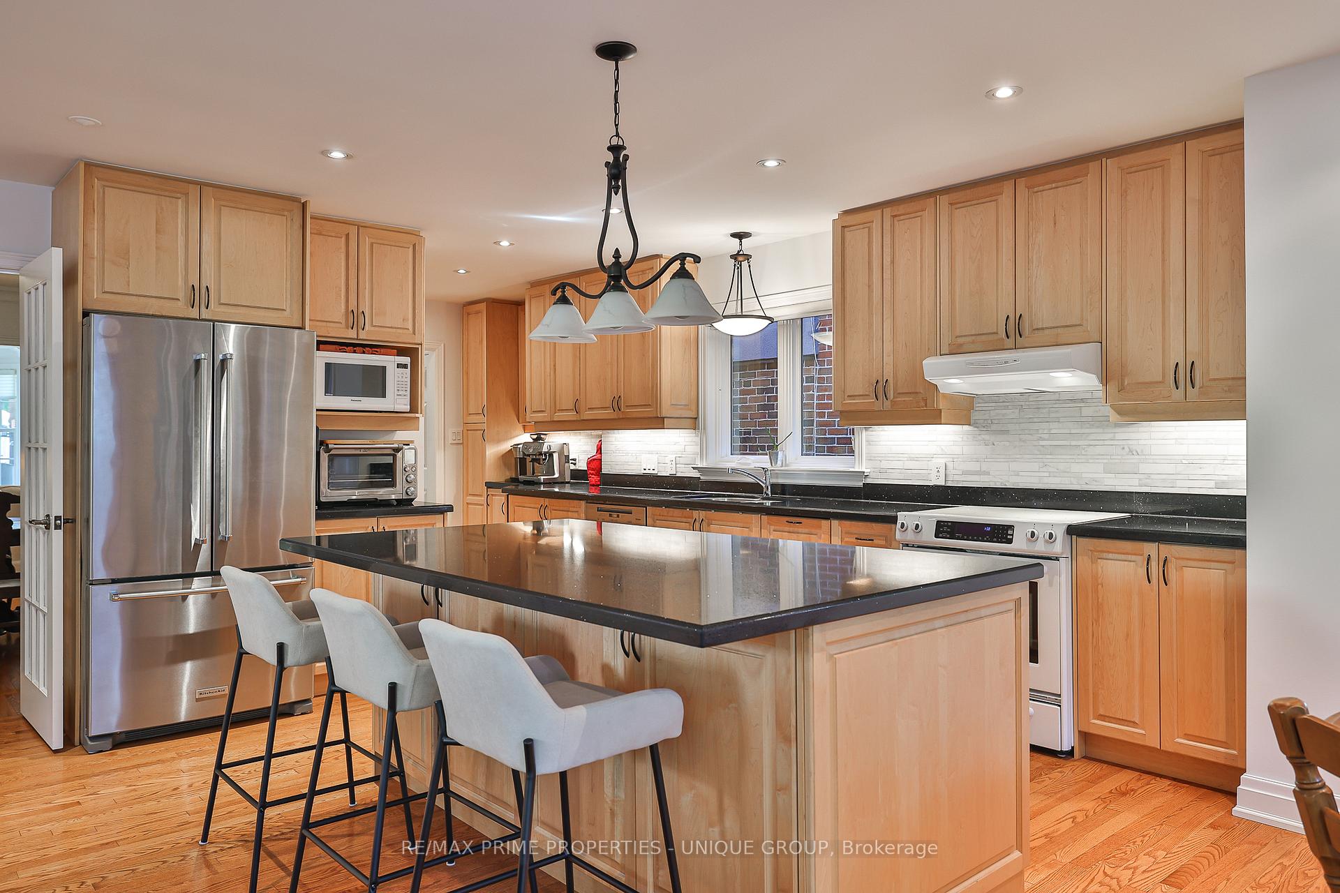 Photo 16 of 4 Tanager Avenue, Toronto, Leaside — HOMEH