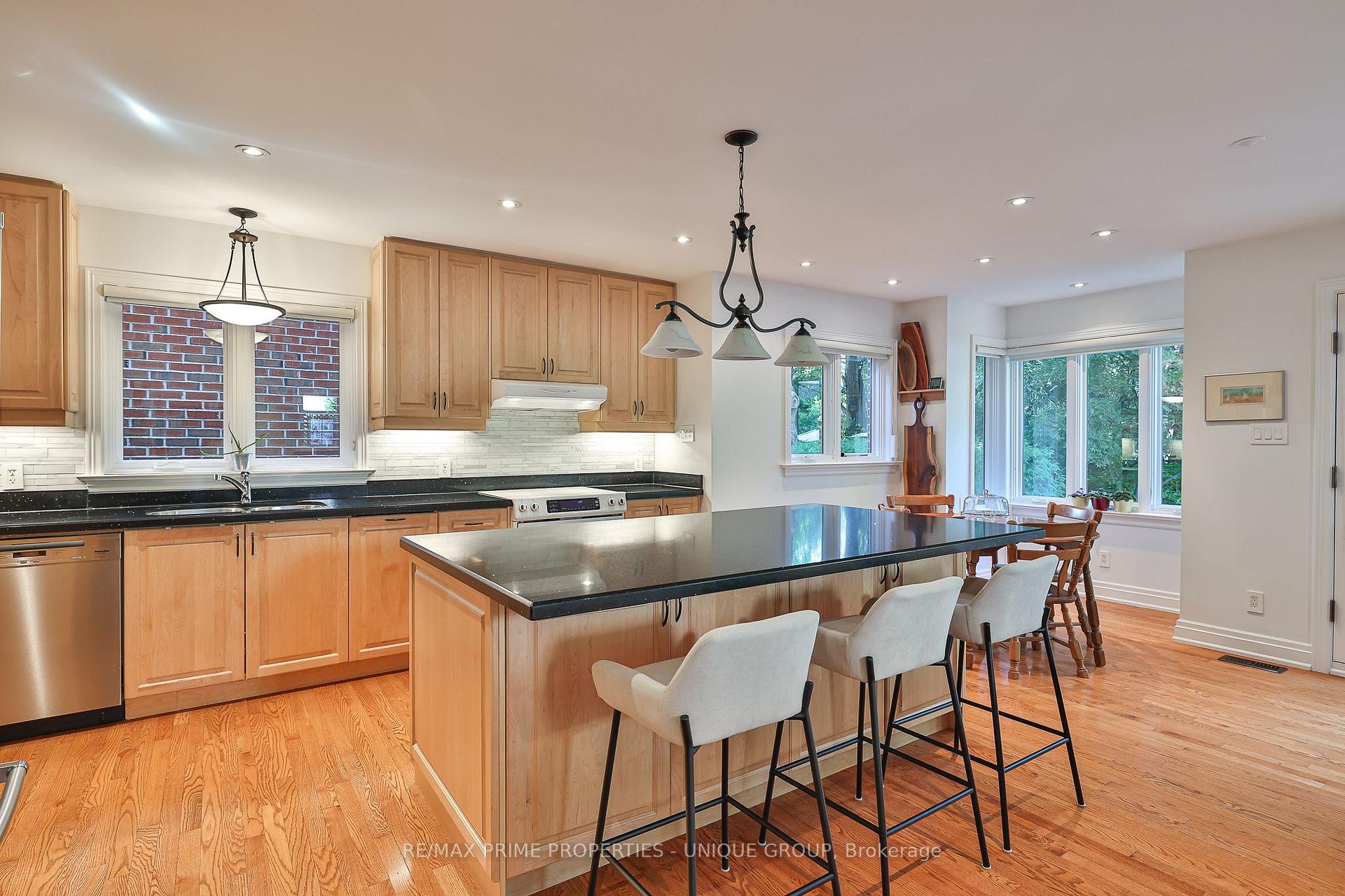 Photo 17 of 4 Tanager Avenue, Toronto, Leaside — HOMEH