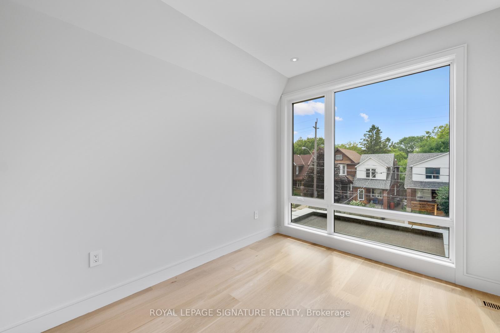 Photo 29 of 105 Gledhill Avenue, Toronto, Woodbine-Lumsden — HOMEH