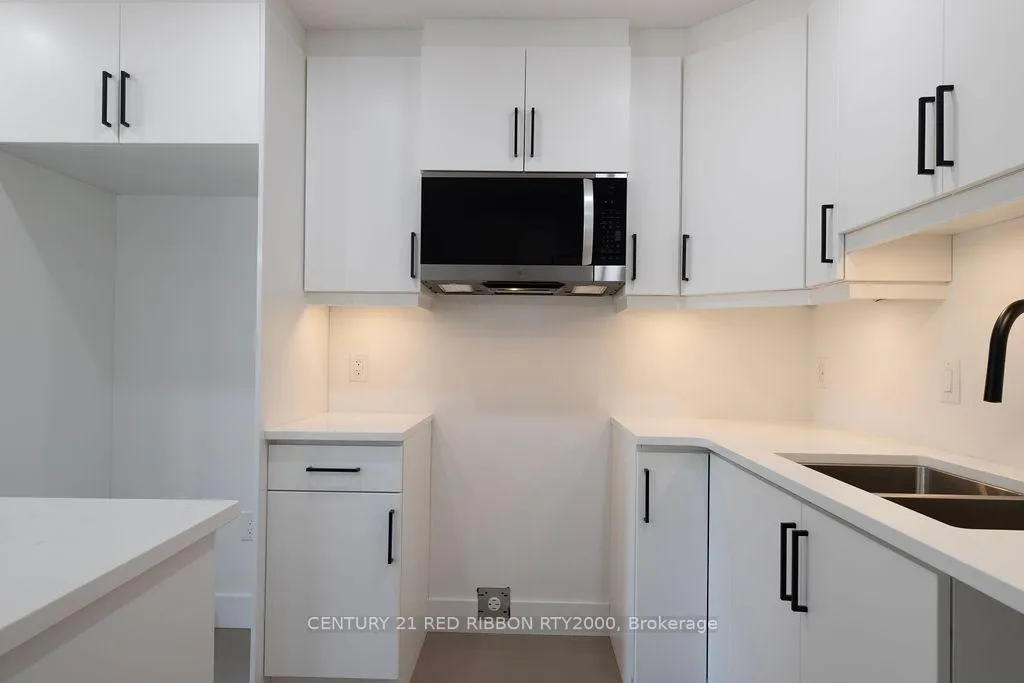 Photo 6 of 122 Burns Street, Strathroy-Caradoc, SW — HOMEH