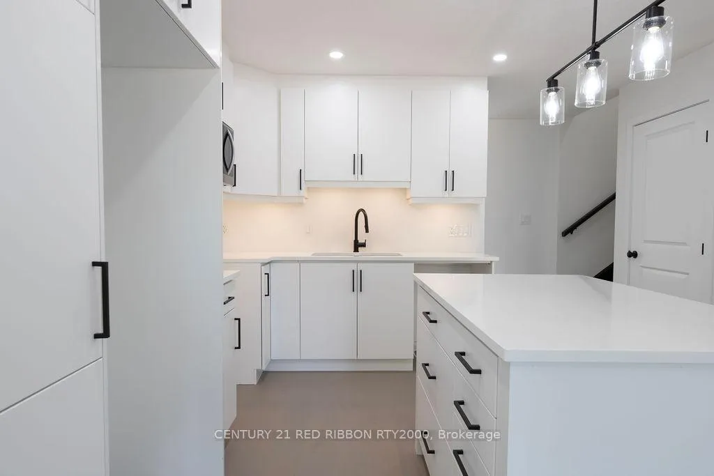 Photo 7 of 122 Burns Street, Strathroy-Caradoc, SW — HOMEH
