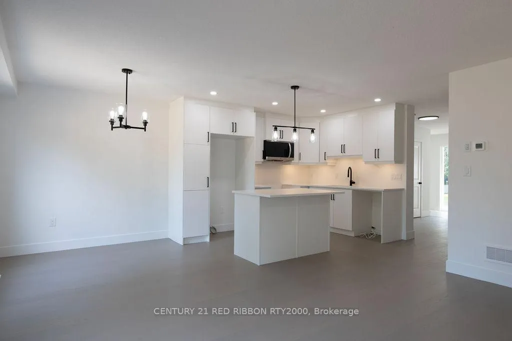 Photo 9 of 122 Burns Street, Strathroy-Caradoc, SW — HOMEH
