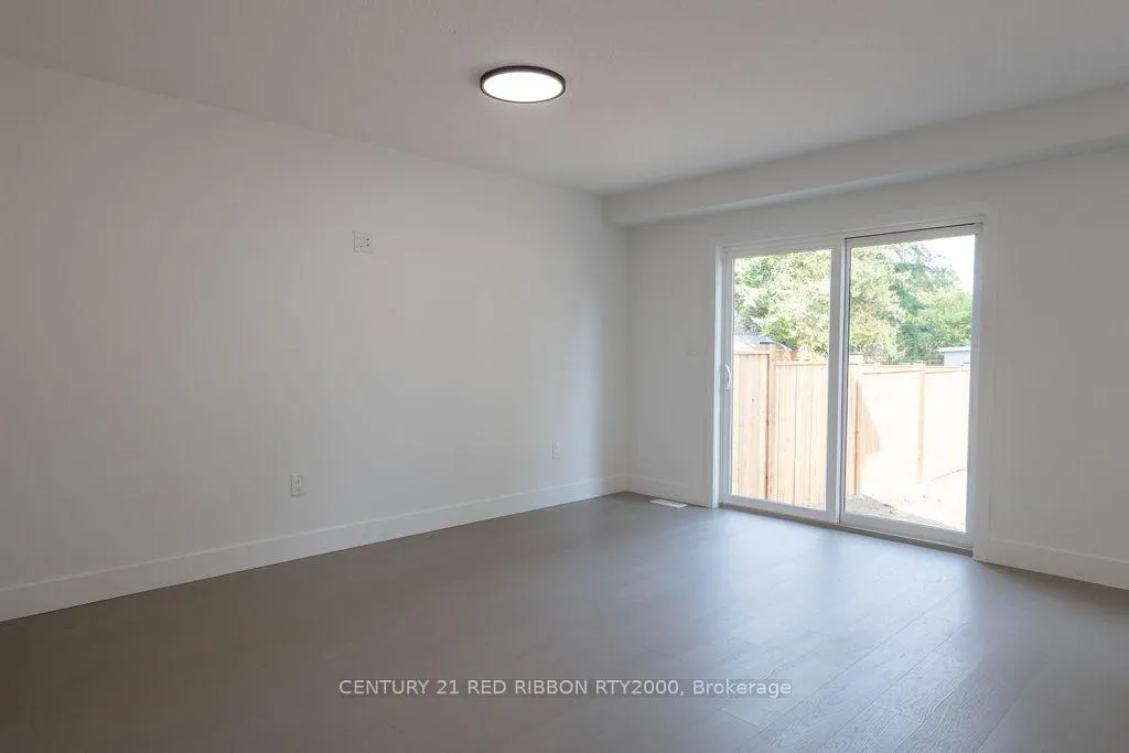 Photo 11 of 122 Burns Street, Strathroy-Caradoc, SW — HOMEH