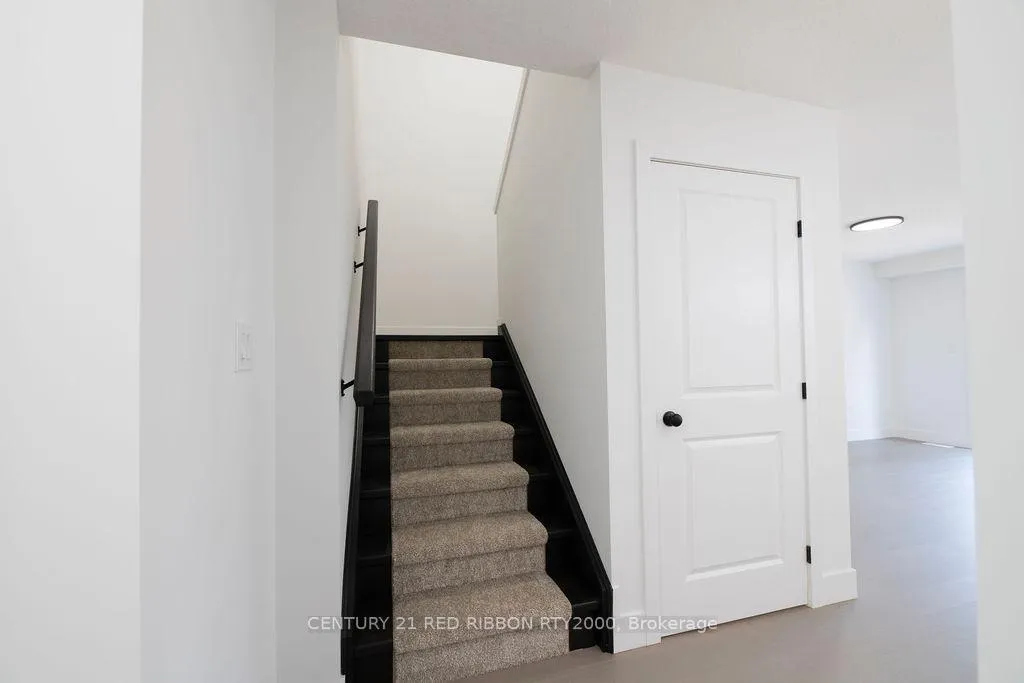 Photo 13 of 122 Burns Street, Strathroy-Caradoc, SW — HOMEH