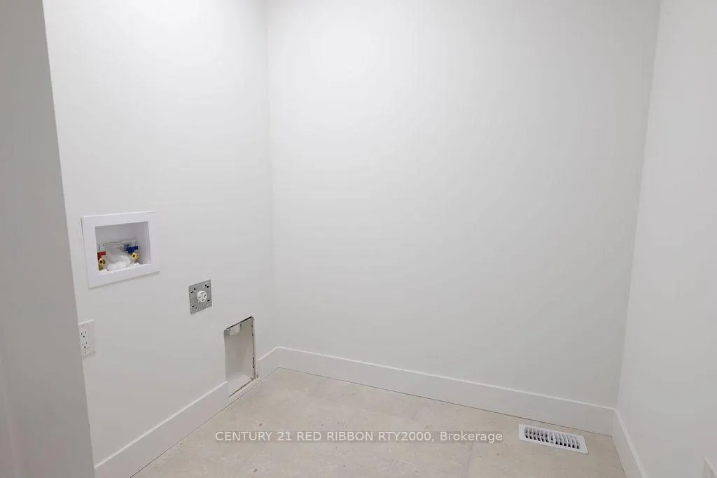 Photo 23 of 122 Burns Street, Strathroy-Caradoc, SW — HOMEH