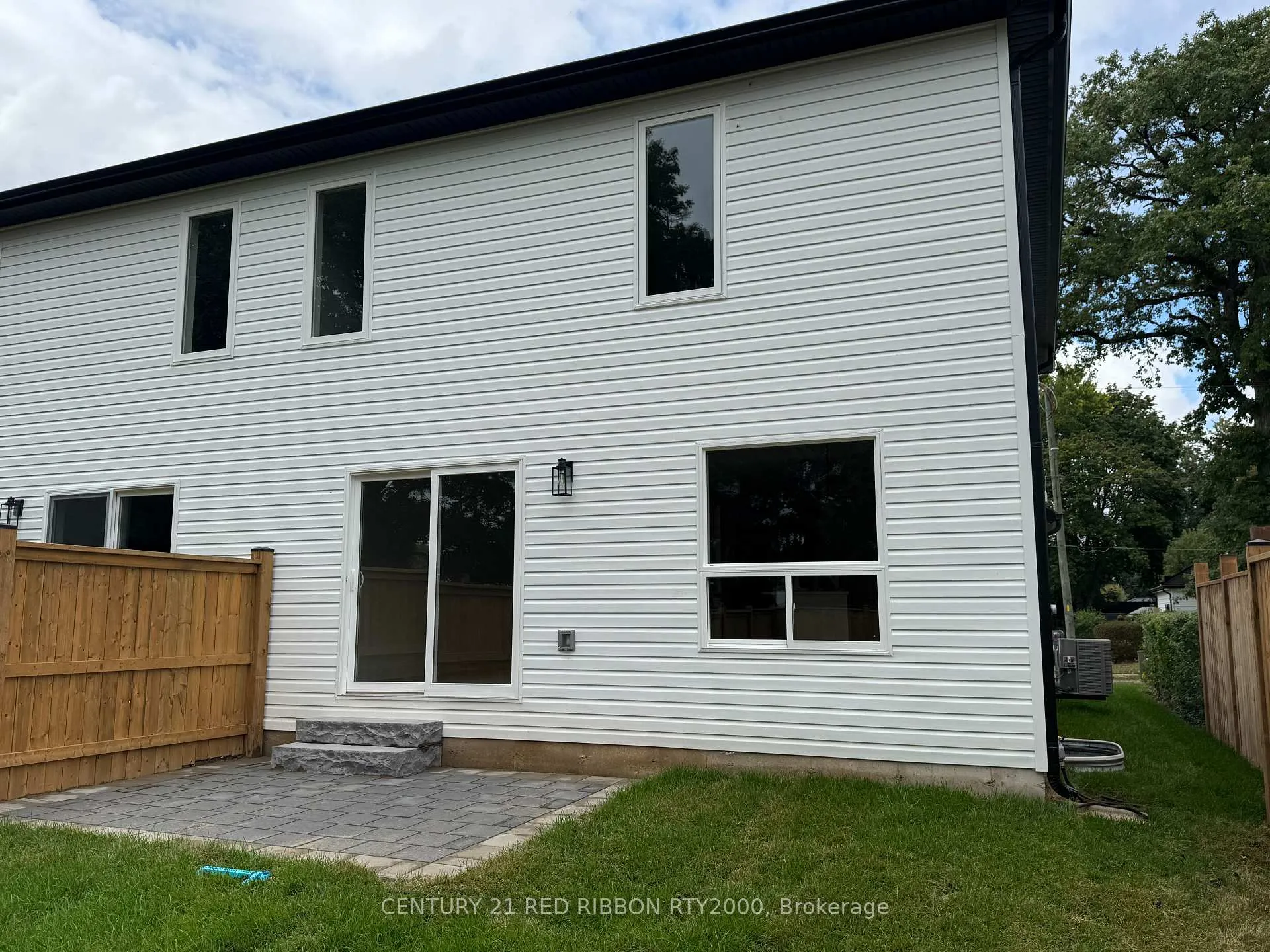 Photo 31 of 122 Burns Street, Strathroy-Caradoc, SW — HOMEH