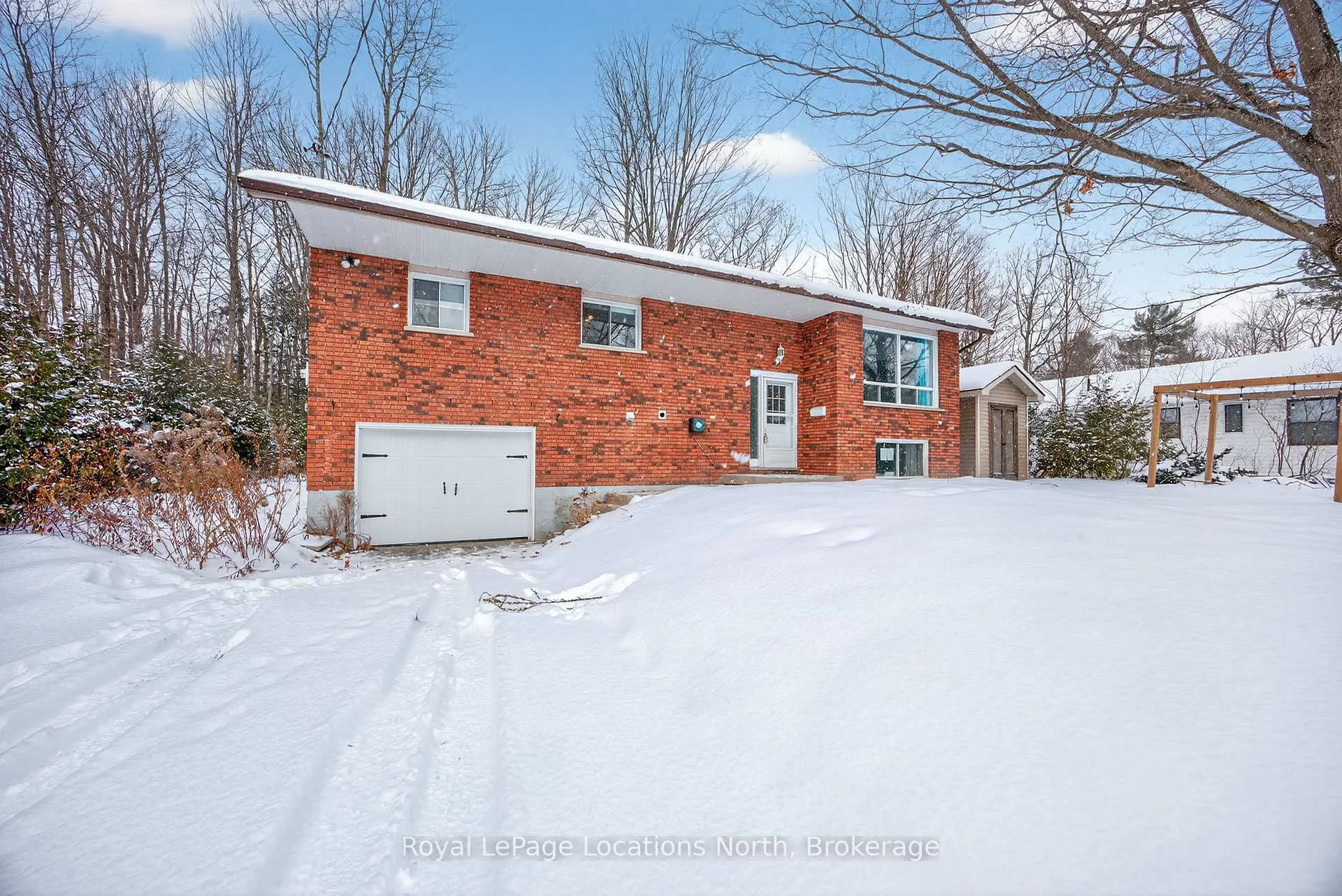 Photo 1 of 40 Rue Vanier, Tiny, Rural Tiny — HOMEH