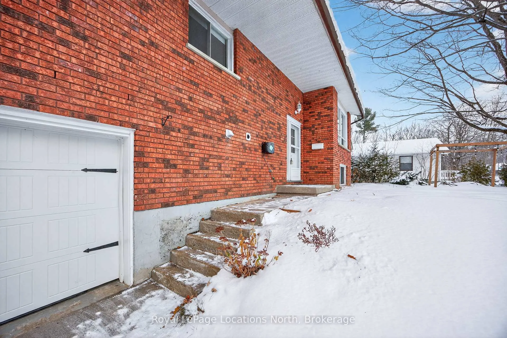 Photo 2 of 40 Rue Vanier, Tiny, Rural Tiny — HOMEH